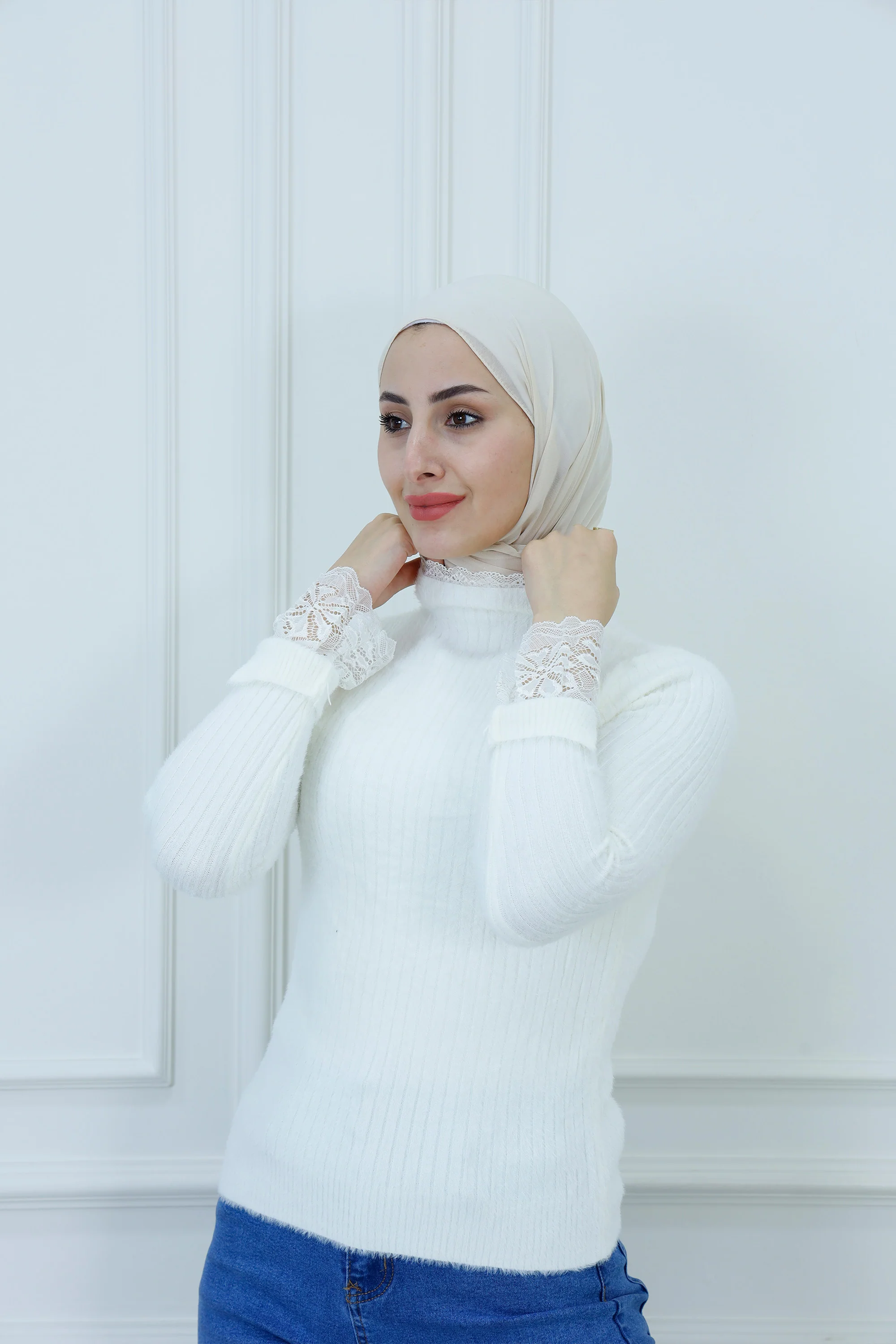 Elegant Knit High-Neck with Lace Trim Sleeves