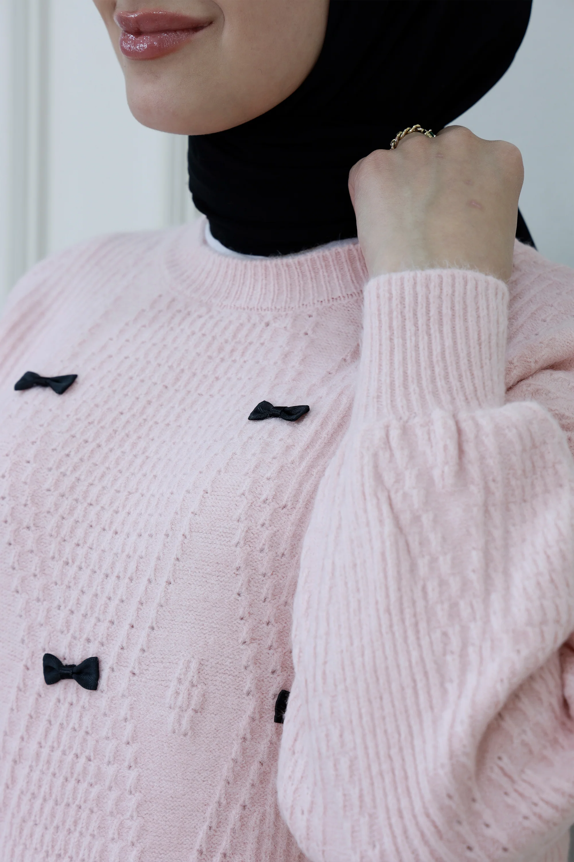 Women��s Bow Accent Knit Sweater �C Textured Puff Sleeve