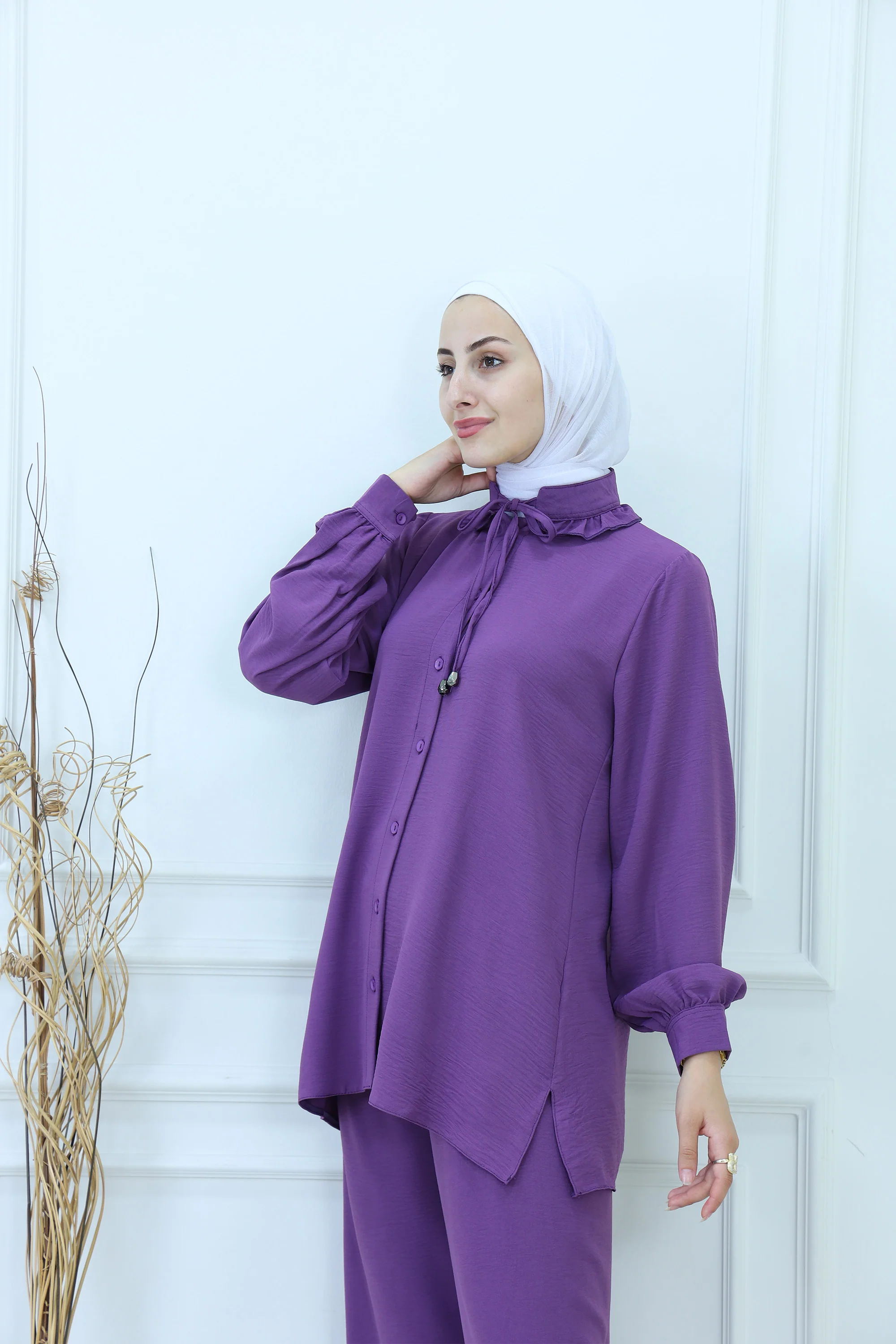 Ruffled-Collar Buttoned Set