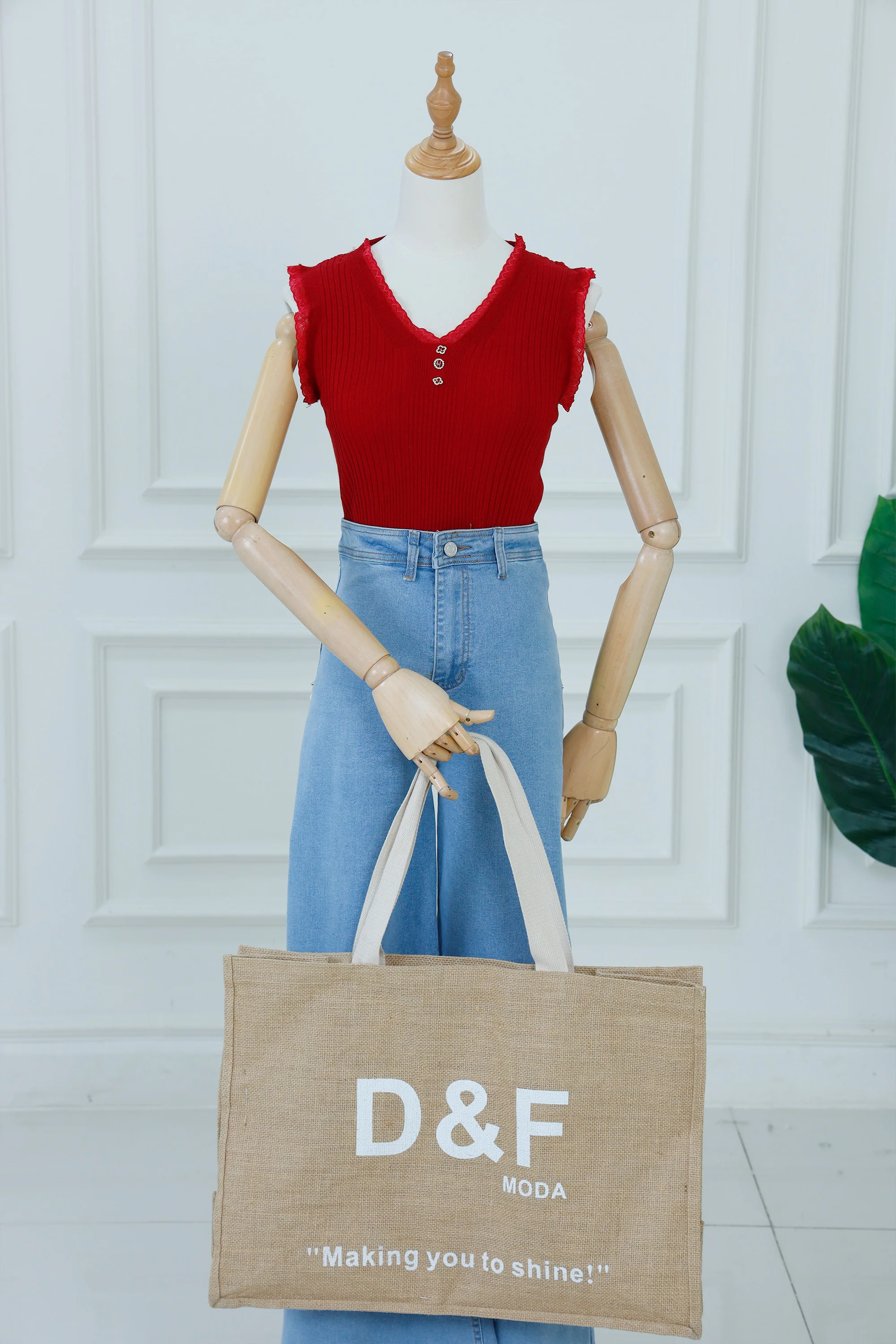 Lace Trim Sleeveless Knit Undershirt