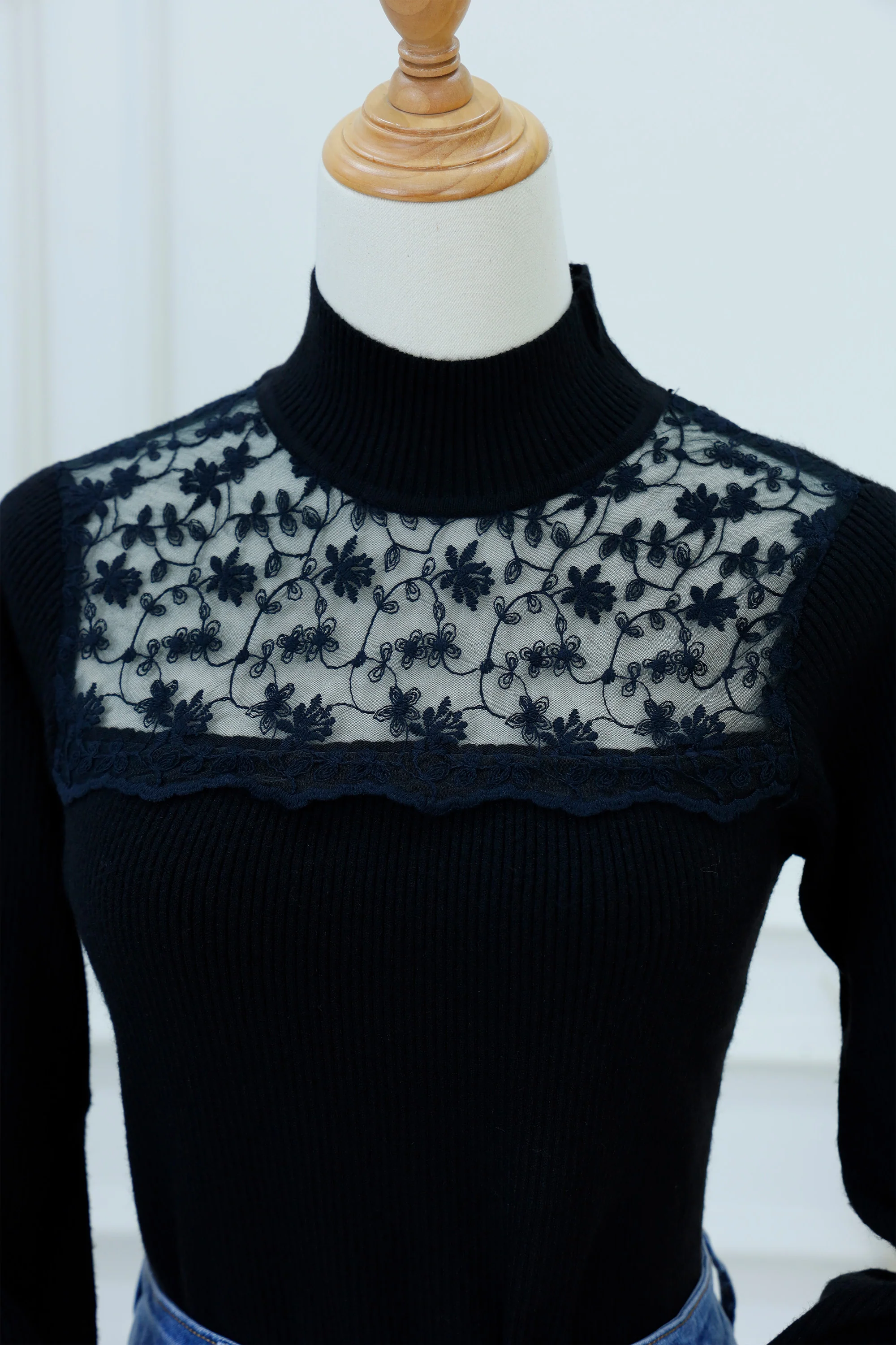 Elegant Ribbed Knit Mock Neck Sweater with Floral Lace