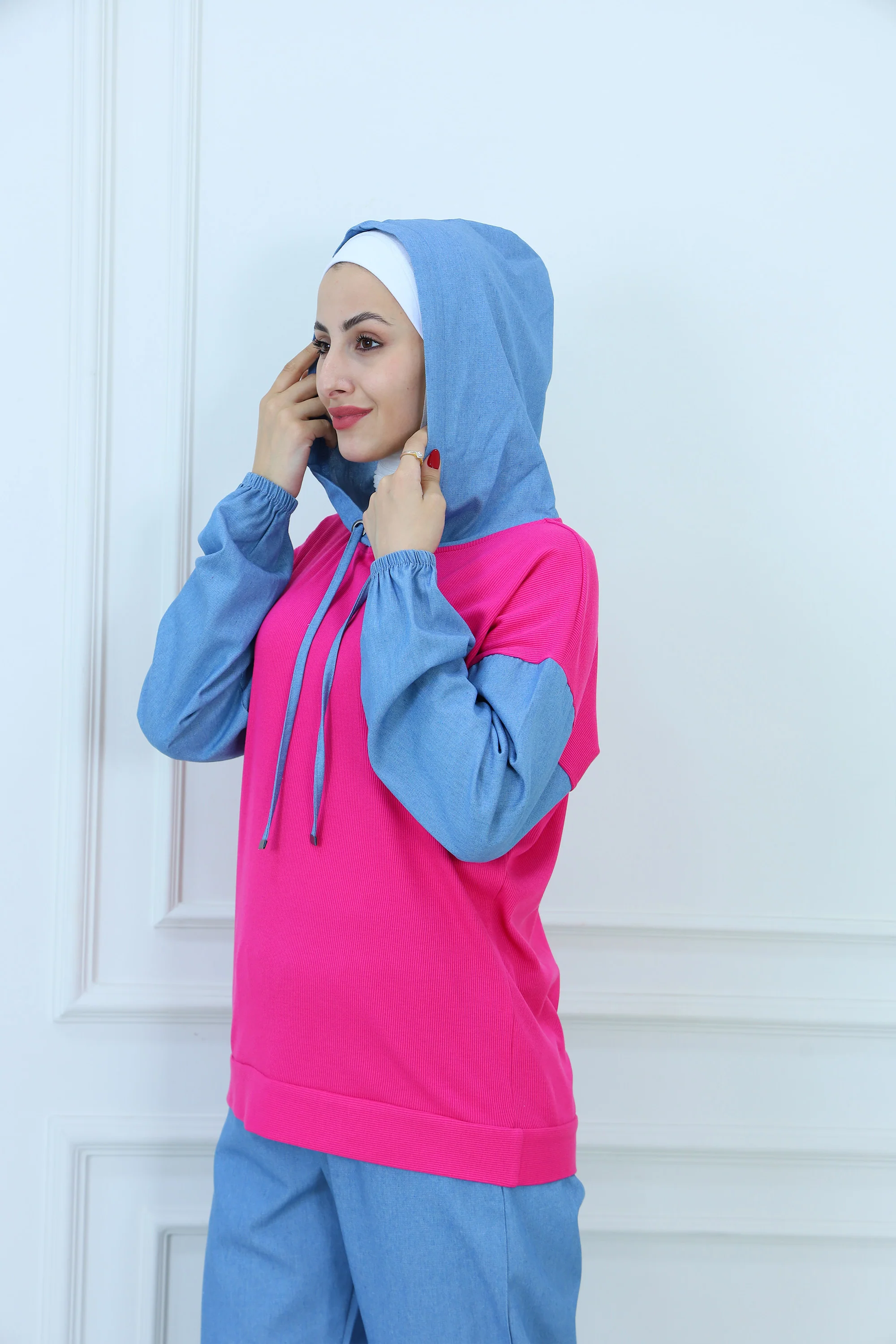 Jeans-Details Tracksuit Set with Hat