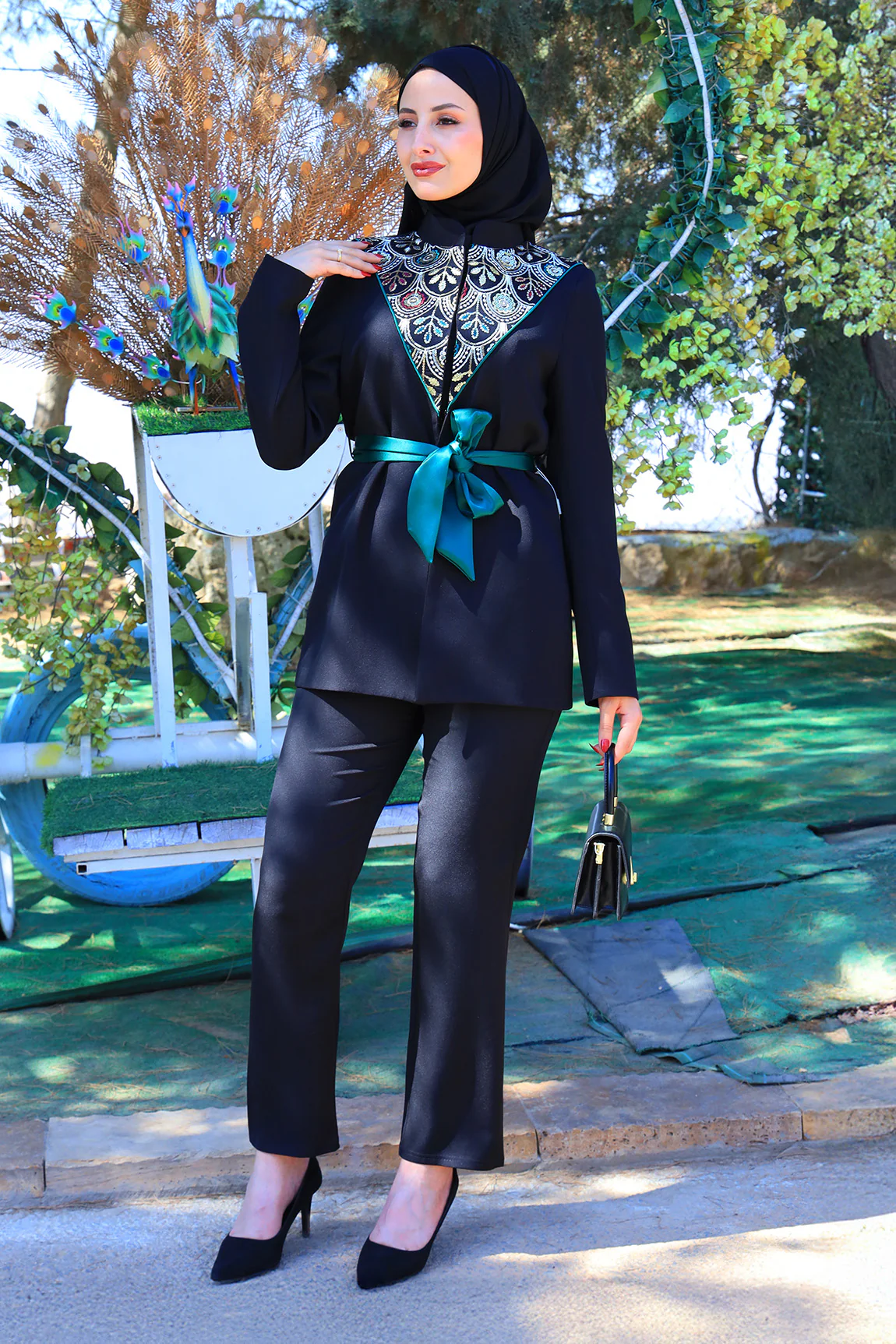 Chic Embroidered Chest Blazer with Belted Waist