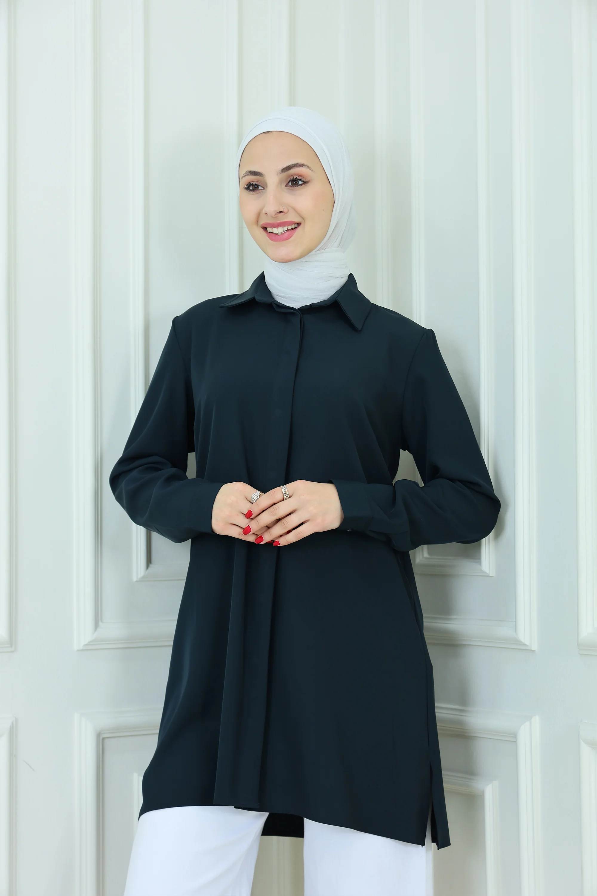 Modest Longline Shirt �C Elegant Everyday Wear