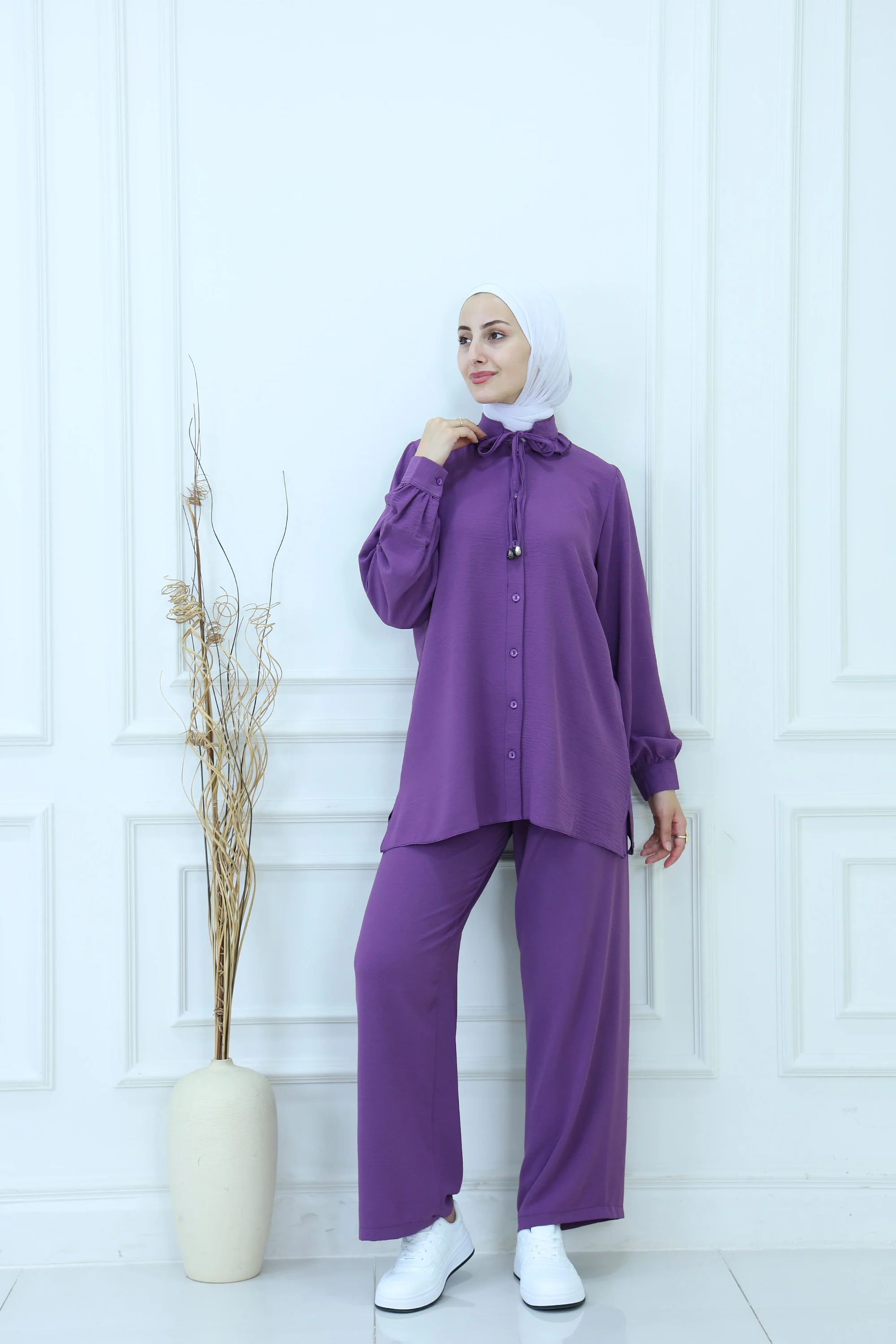 Ruffled-Collar Buttoned Set