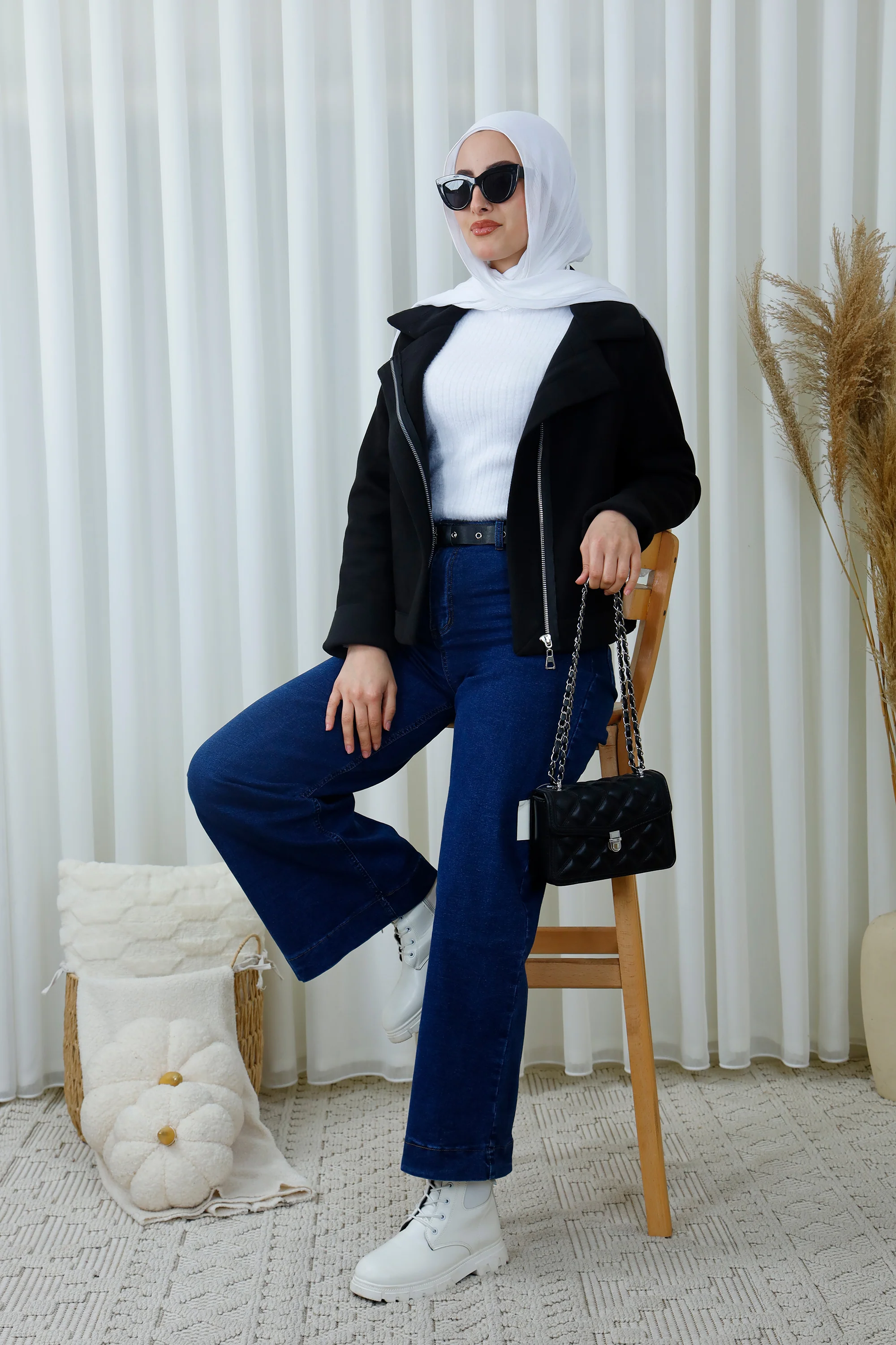 Elegant Zip-Front Winter Jacket