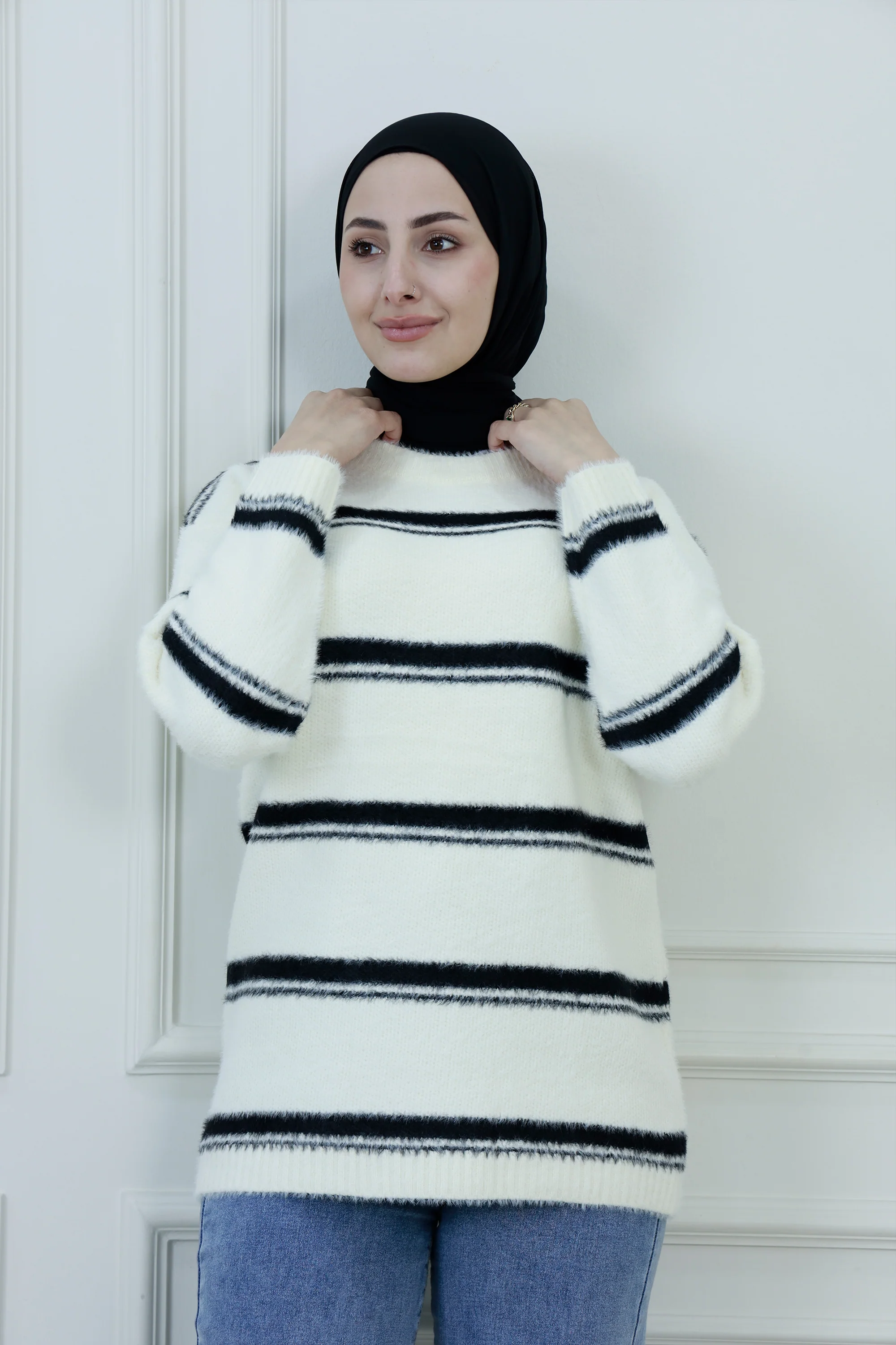 Women��s Striped Fuzzy Sweater �C Soft Knit