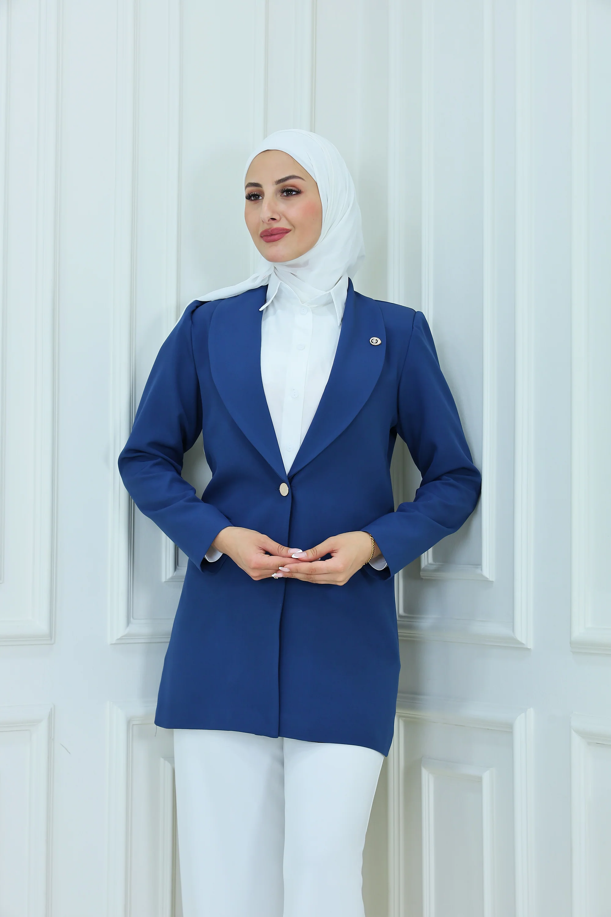 Women's Classic Blazer with Single Button Closure and a Broche