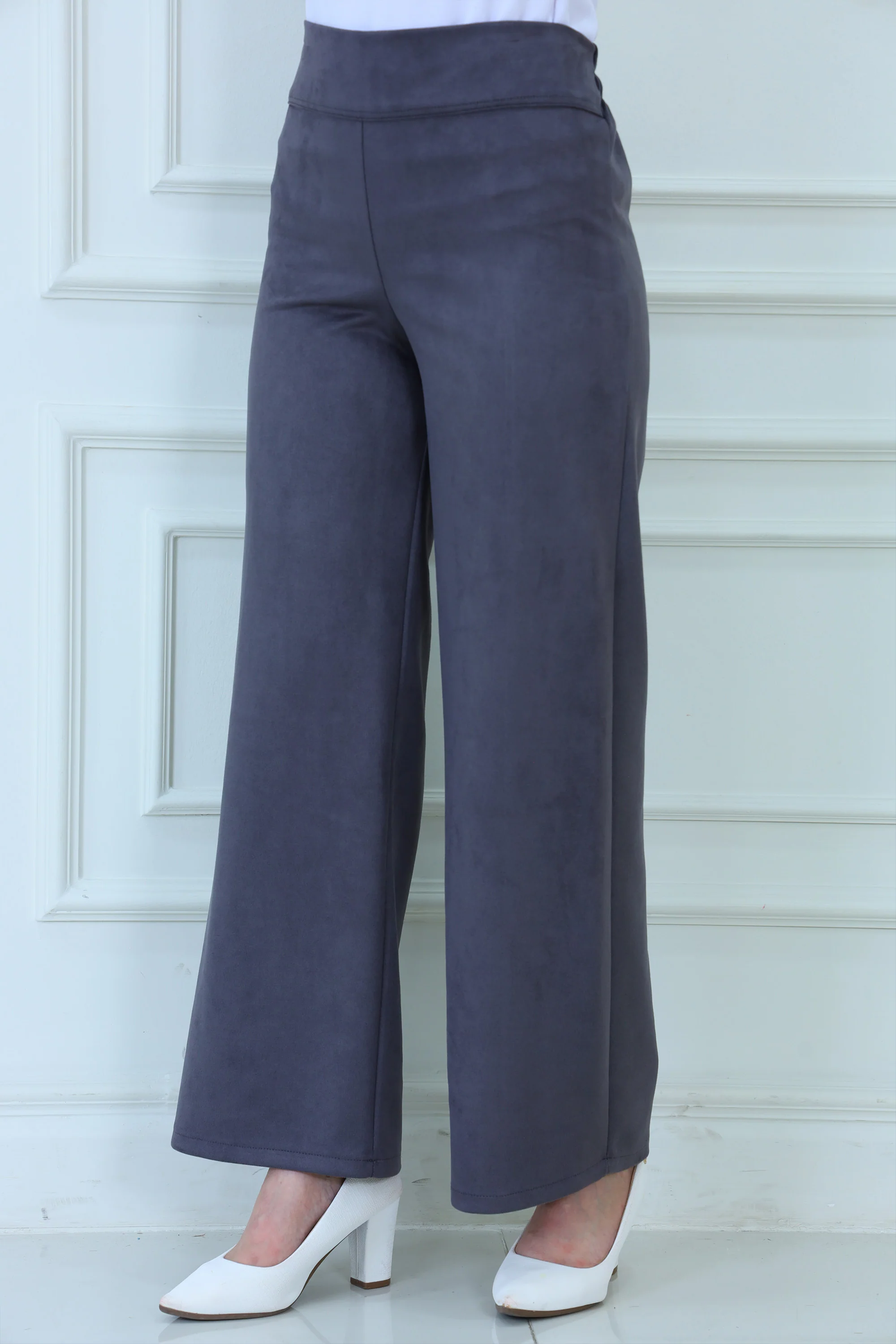 Elegant Wide-Fit Pant