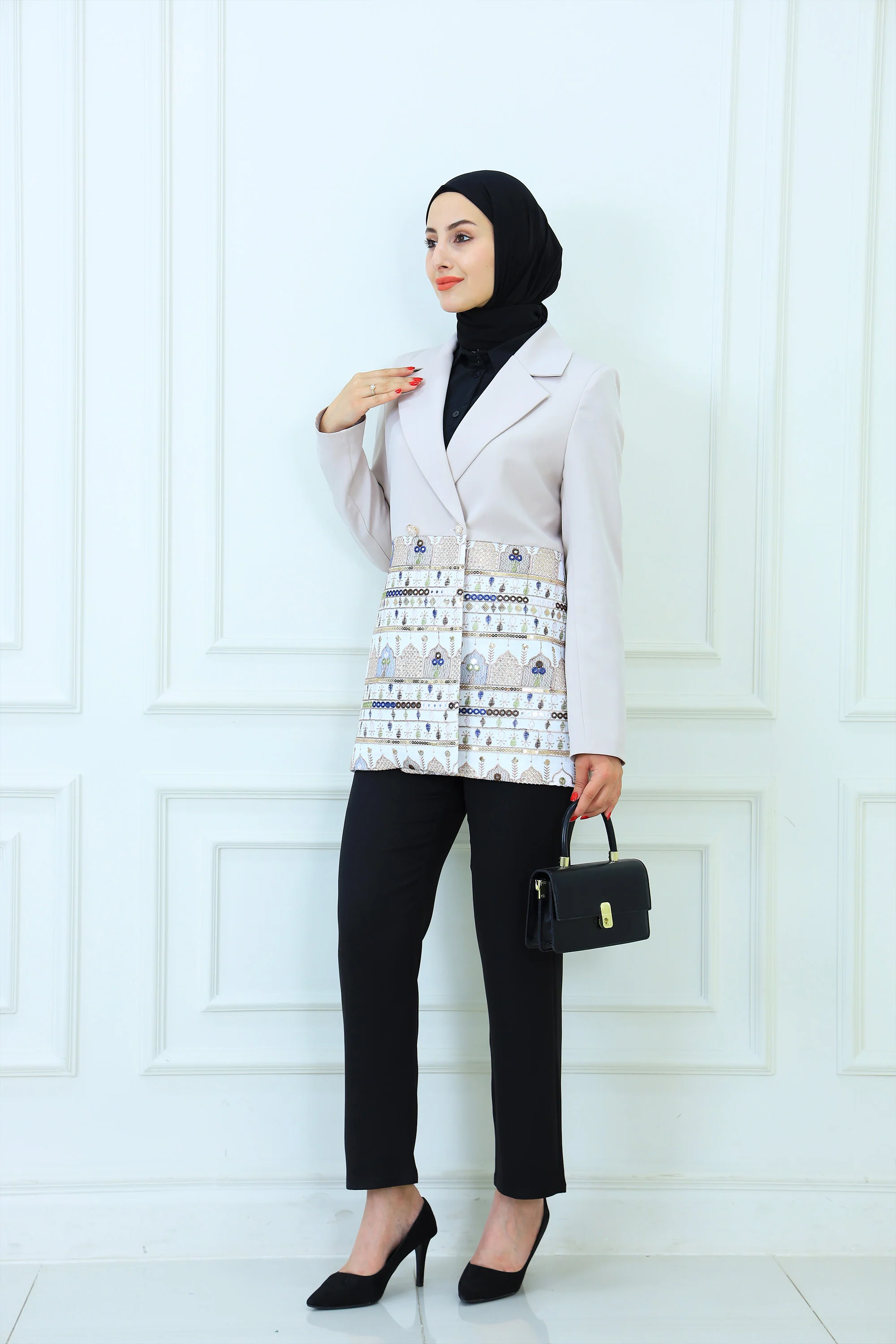 Elegant Embroidered Front Blazer