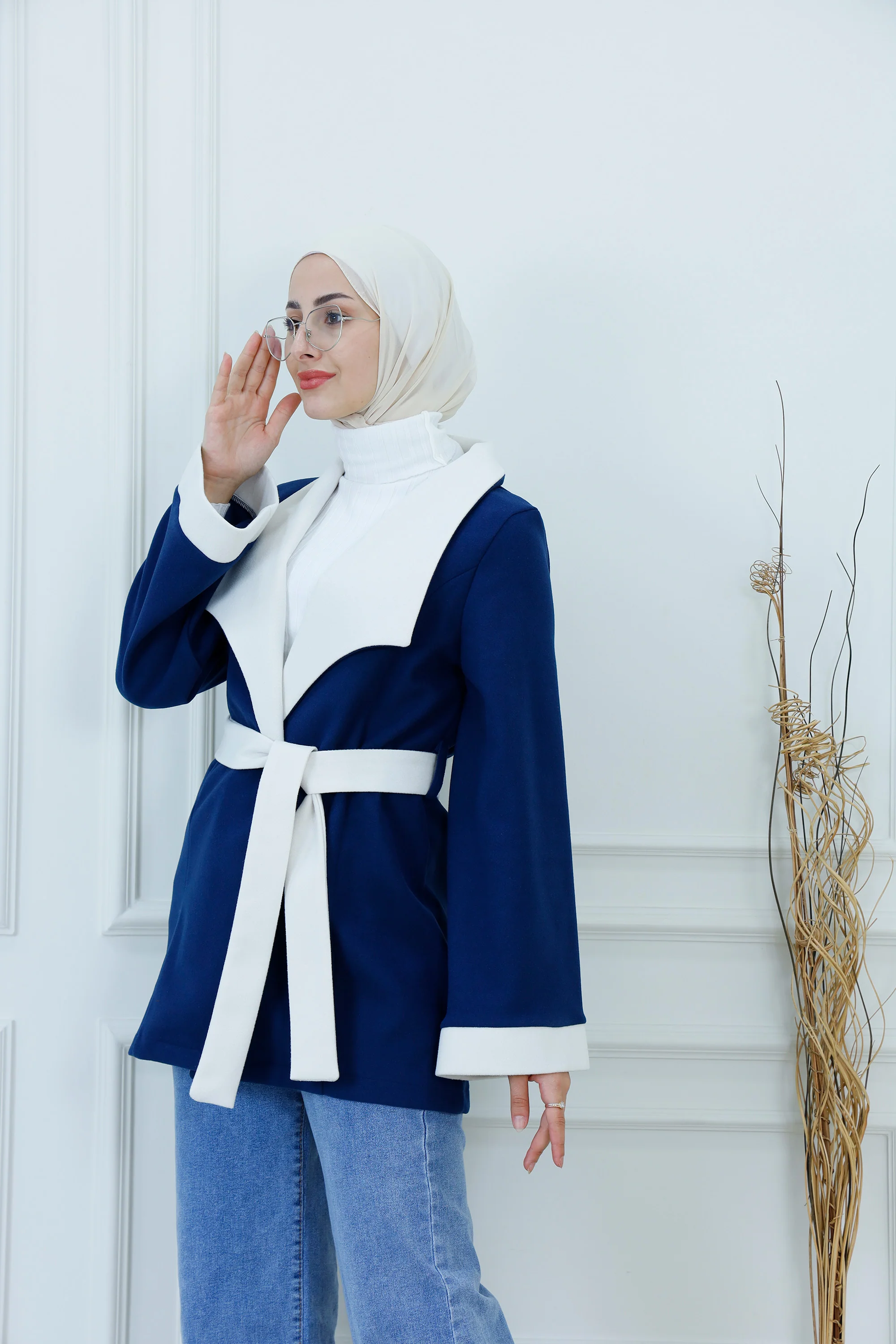 Chic Two-Tone Contrast Jacket