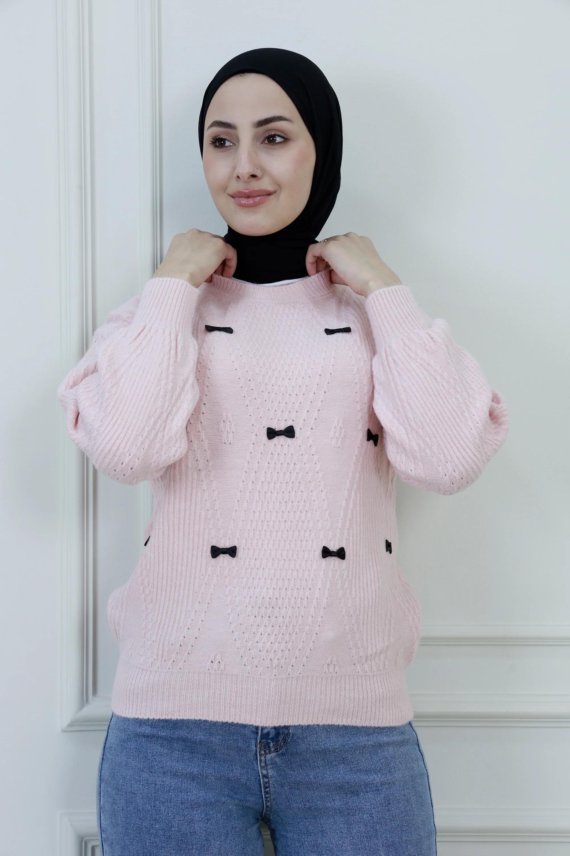 Women��s Bow Accent Knit Sweater �C Textured Puff Sleeve