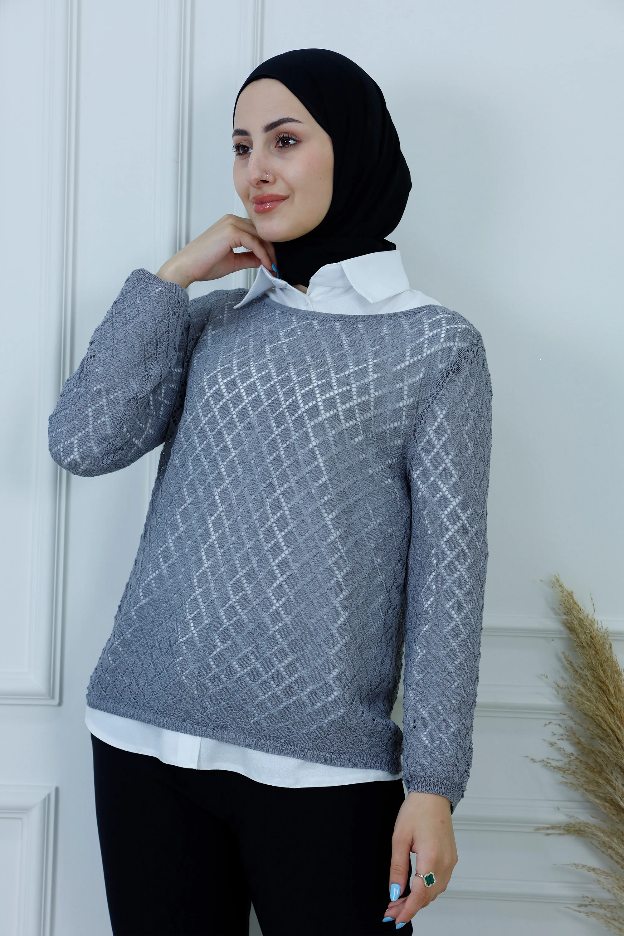 Lightweight Diamond Knit Pullover