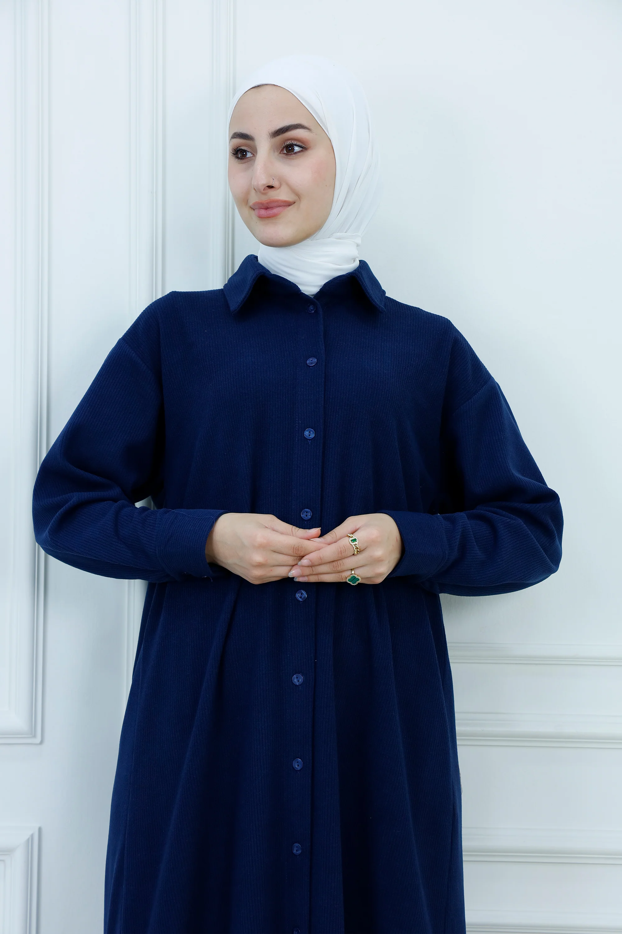 Button-Down Modest Suit �C Everyday Elegance