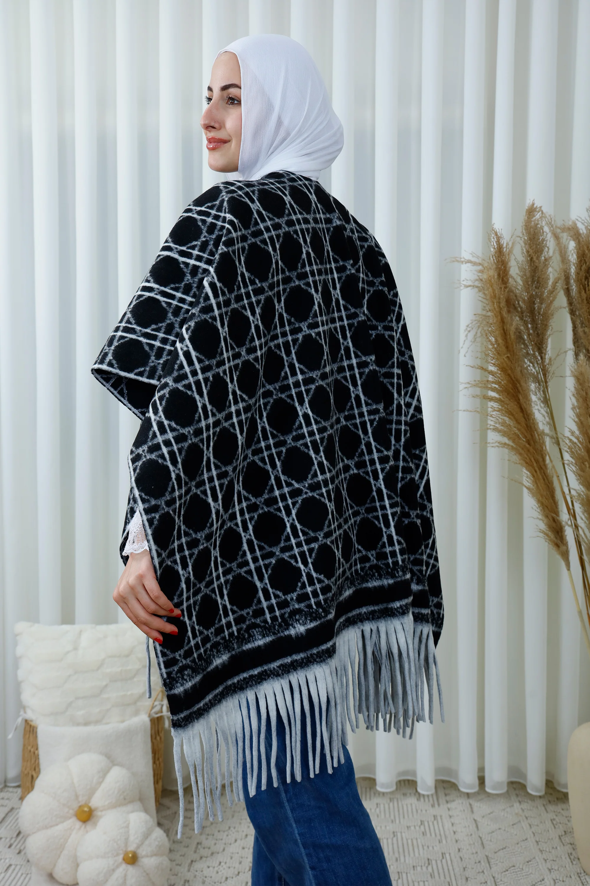 Square Line Pattern Winter Scarf