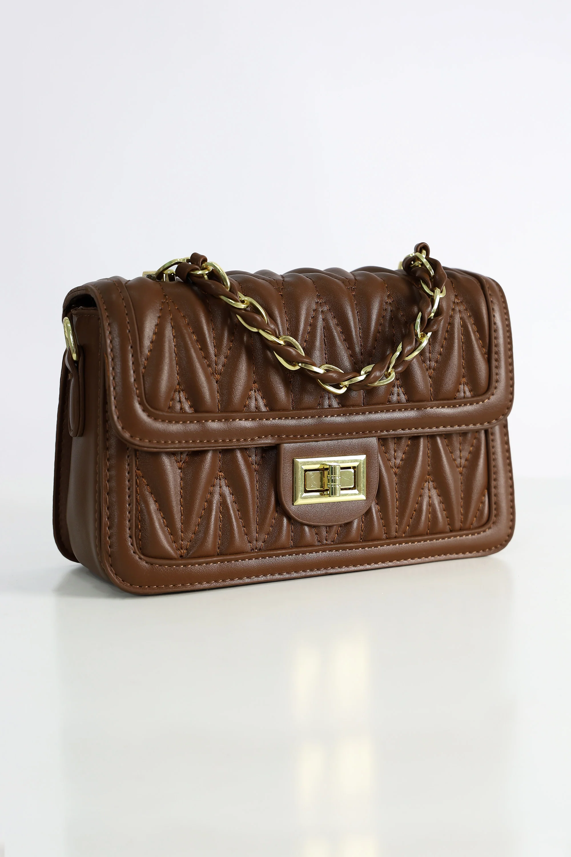 Chic Hand Bag with Striped Patterns Details
