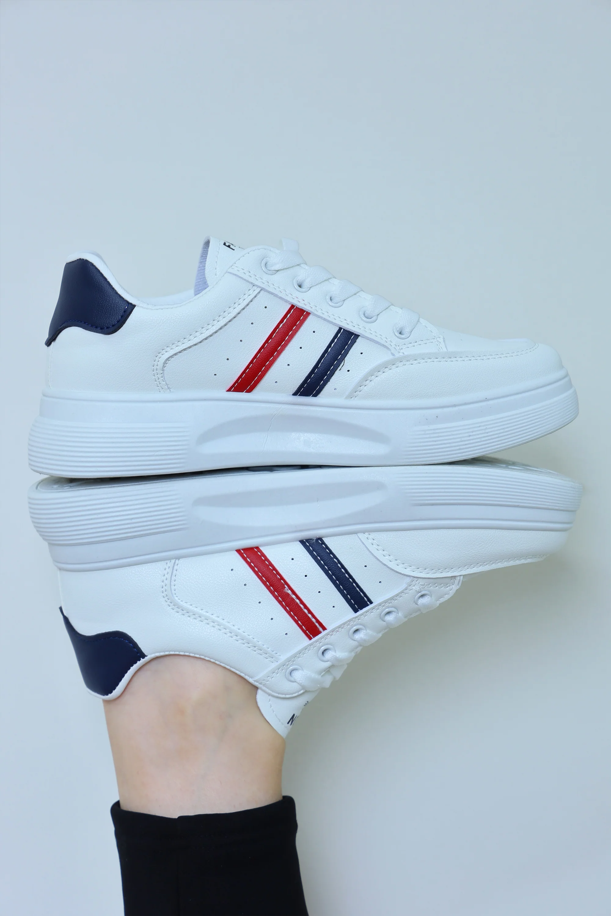 2-Lines Sport Shoe (B)