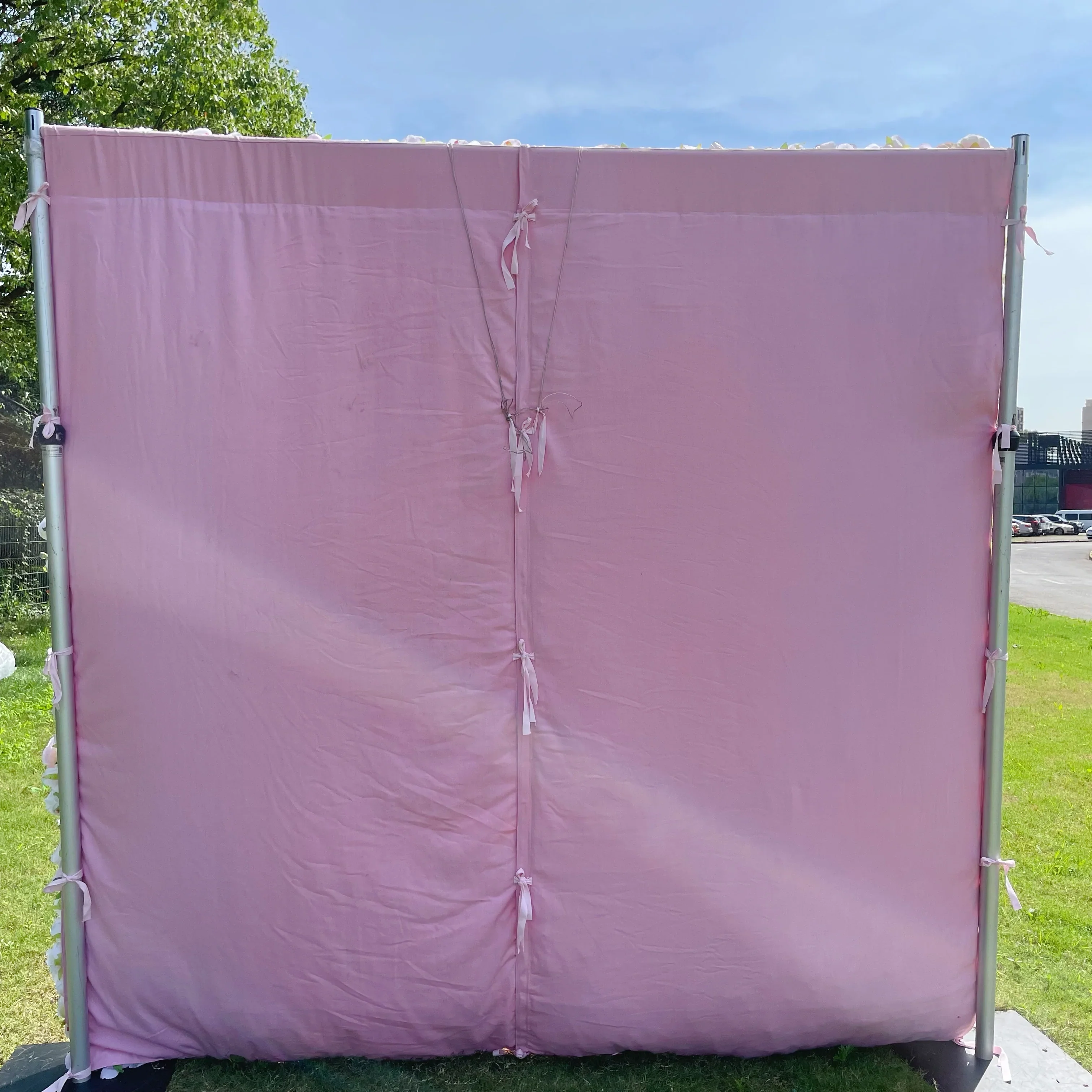 Deluxe 5D “Mia” flower wall cloth back