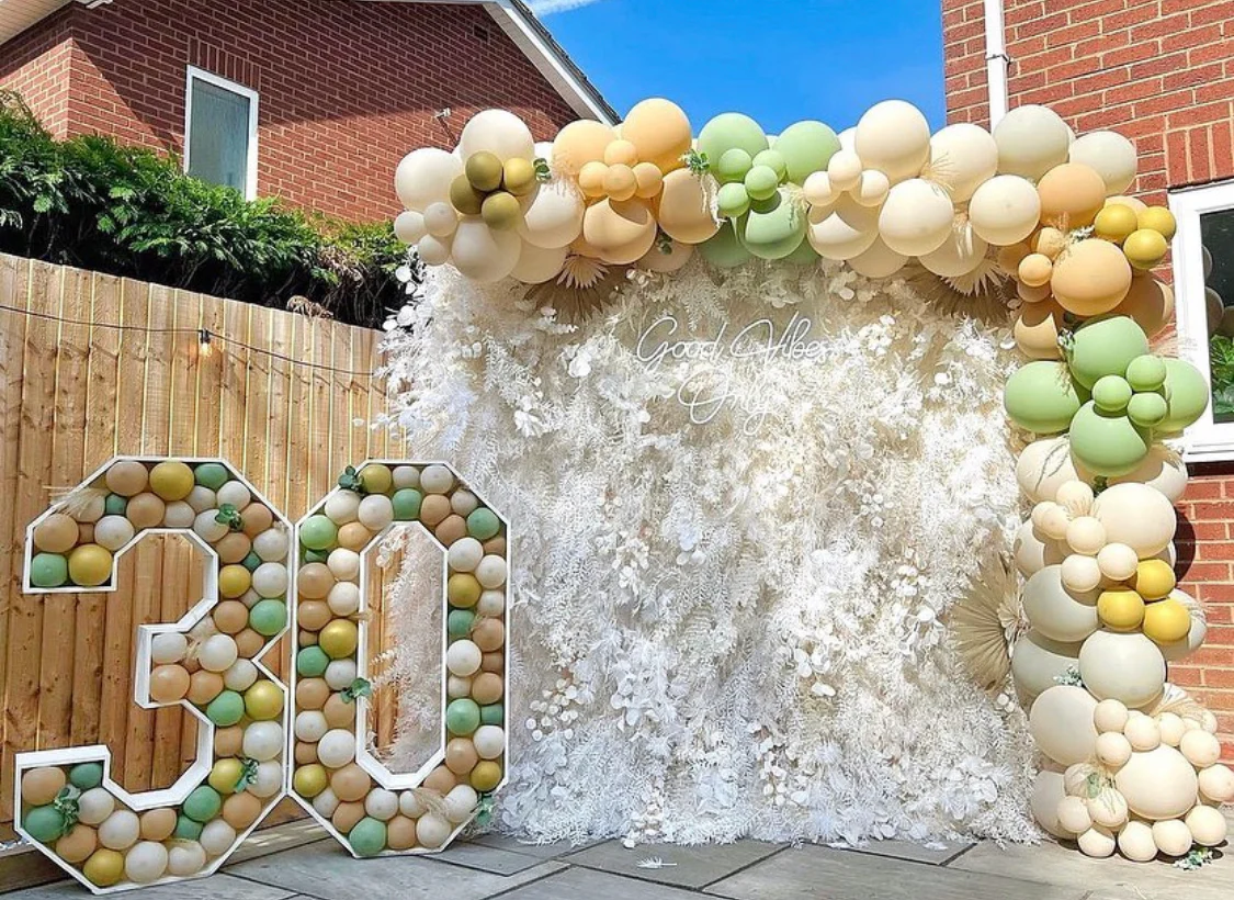 Deluxe 5D “Angelina” flower wall cloth back