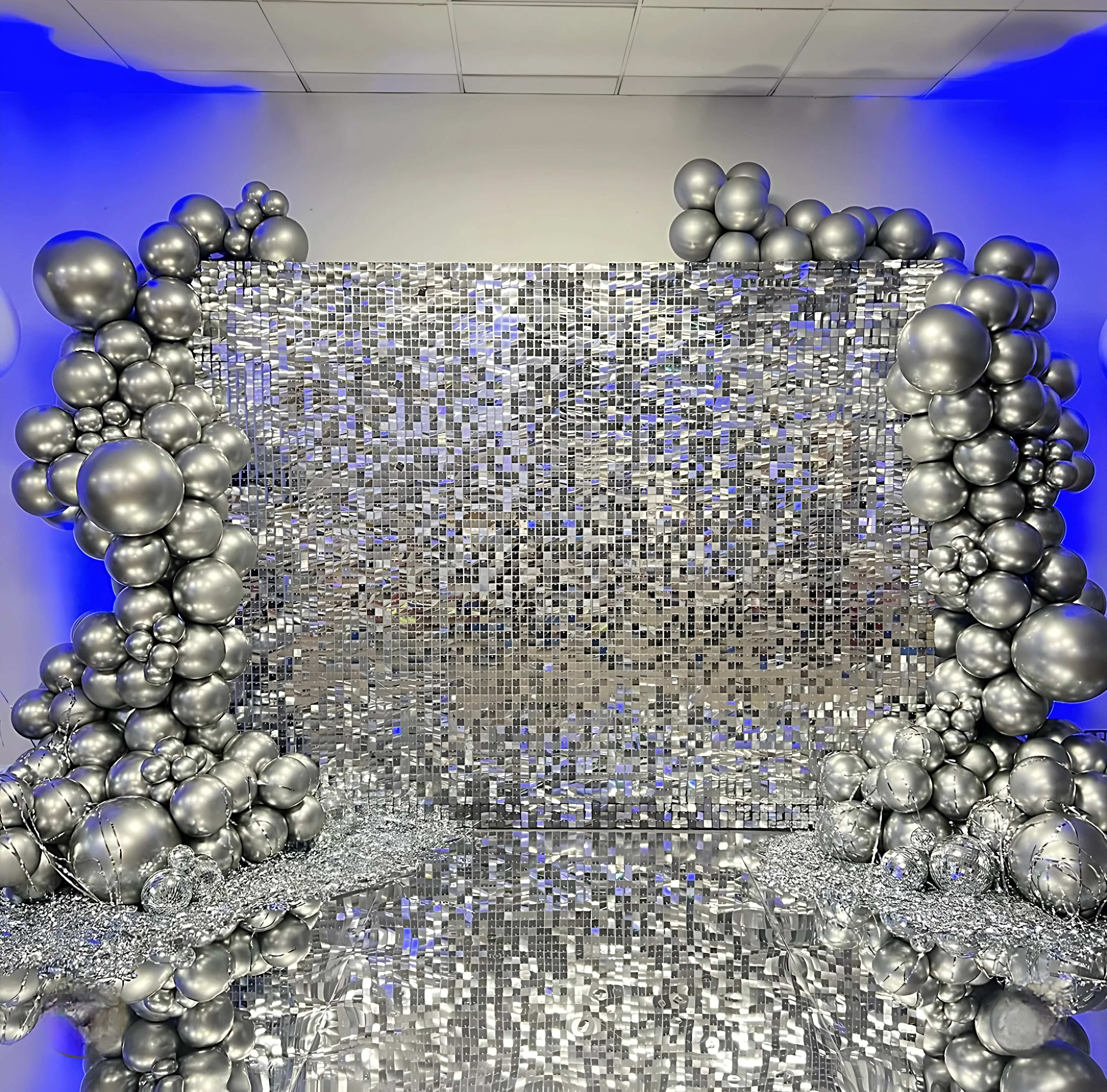 Mirrored floor silver & gold