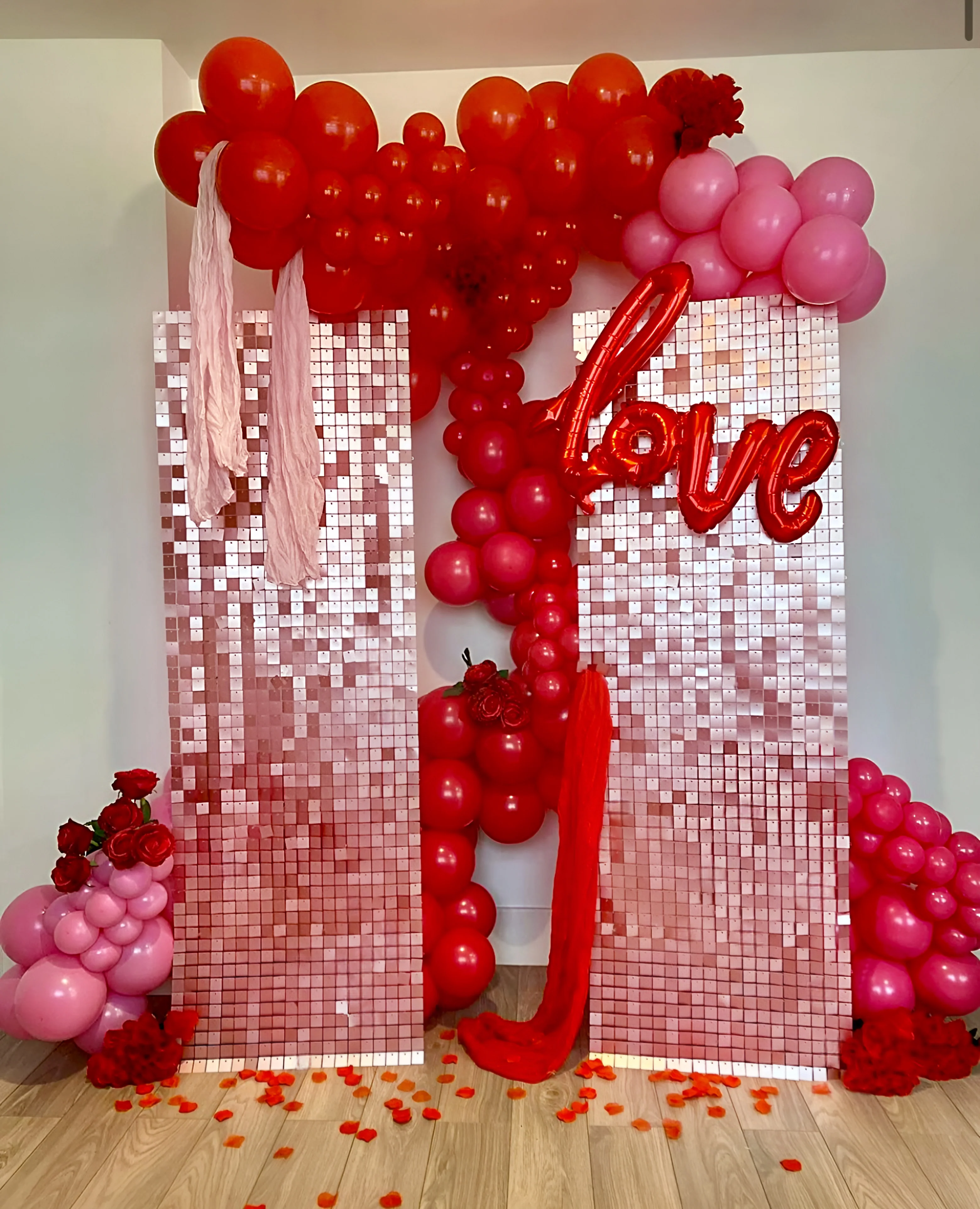 2x Mini sequin walls 150cm x 60cm  10 panels each wall (20 panels total)