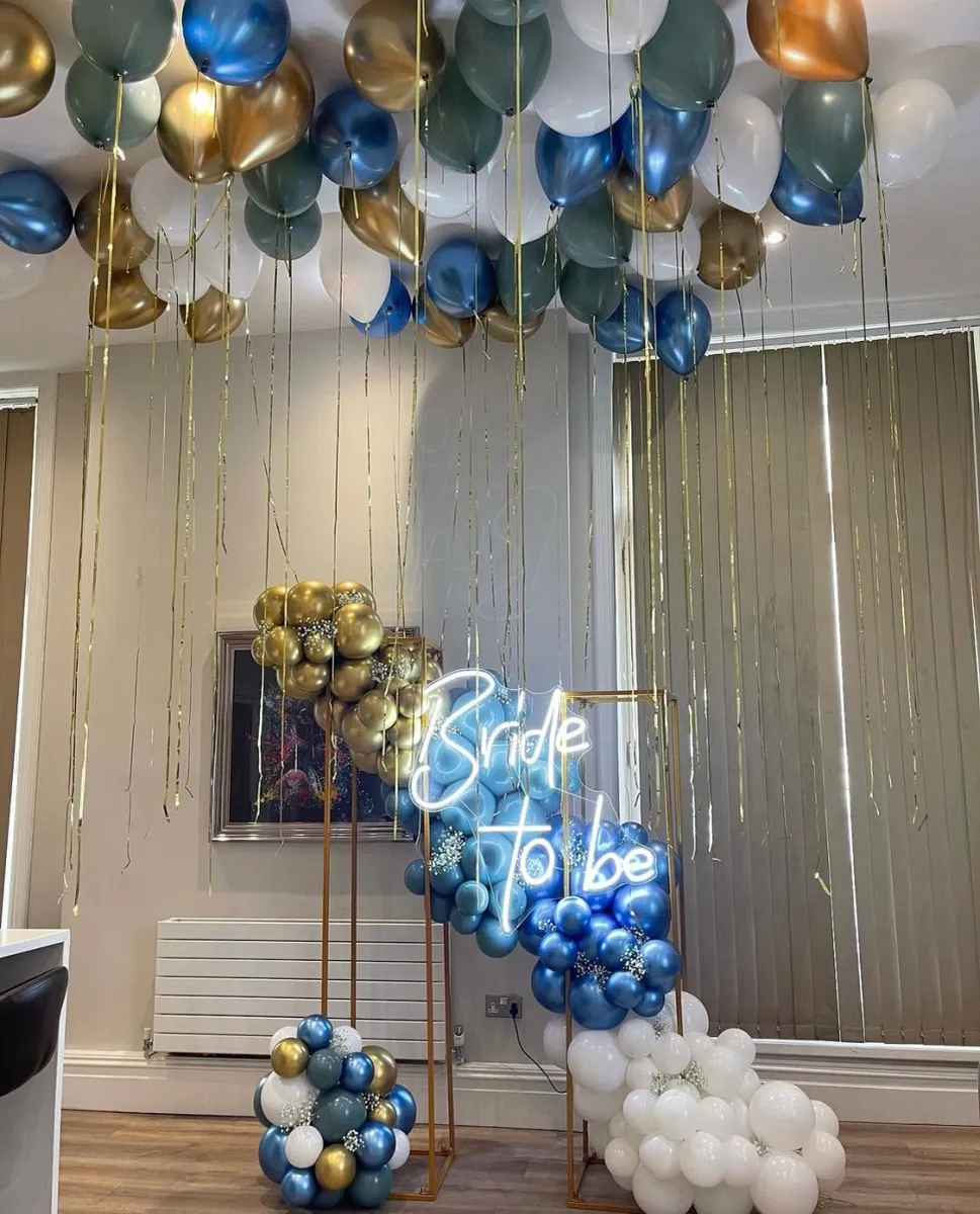 Neon “BRIDE TO BE” sign in cool white