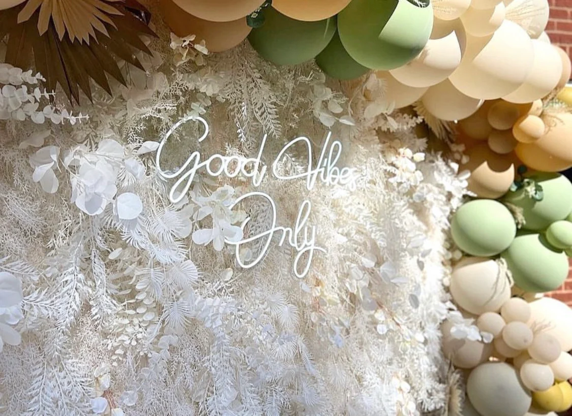 Deluxe 5D “Angelina” flower wall cloth back