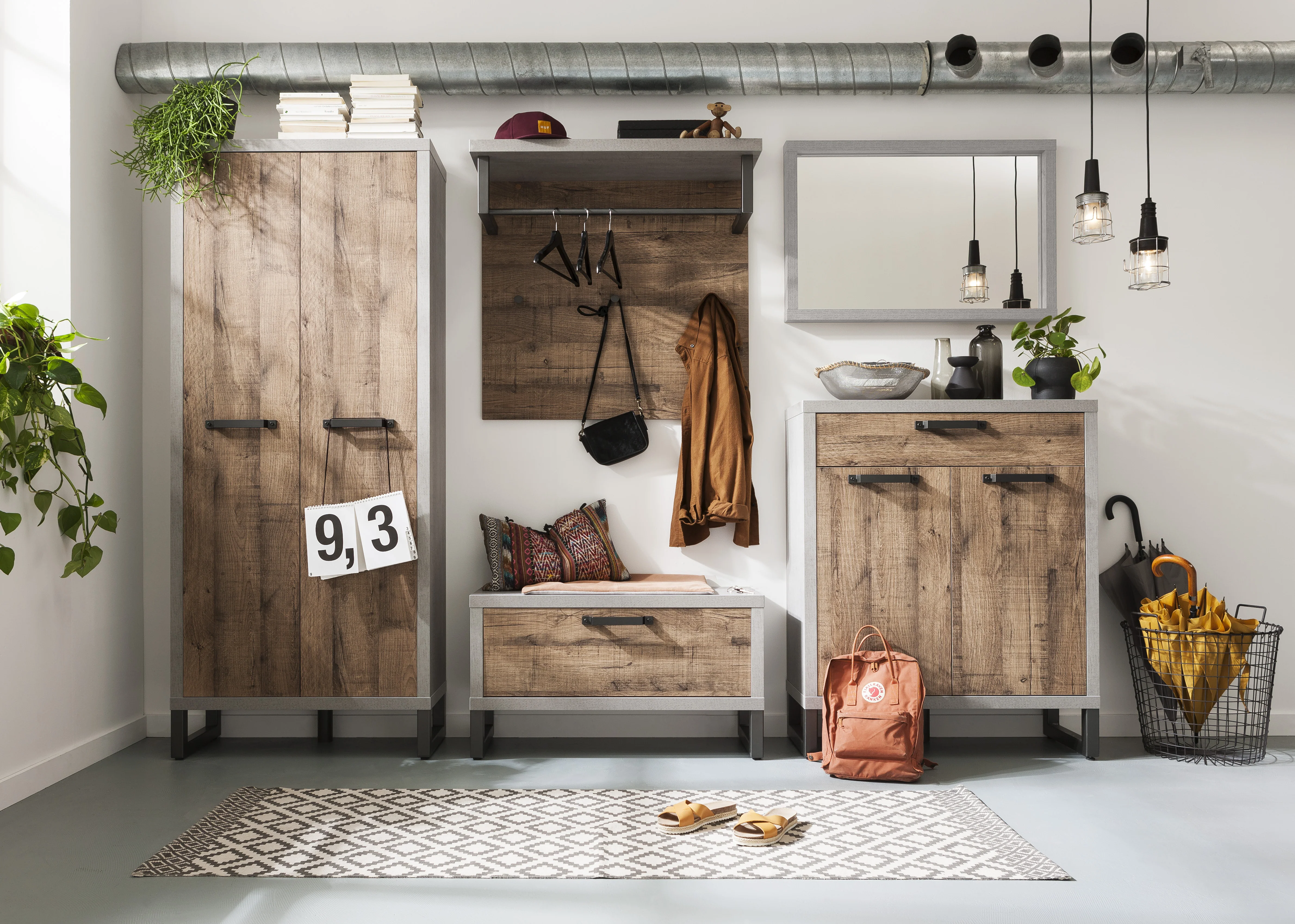 Víceúčelový botník LaFabrica v cementově šedé a dubové barvě