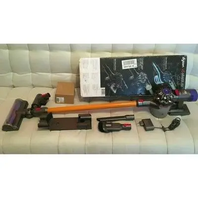 Tyčový akumulátorový vysavač Dyson V8 Absolute