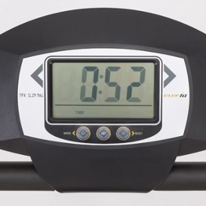 Rolana poslala zprávu a pak zvedla ruku k Salimu Majovi.