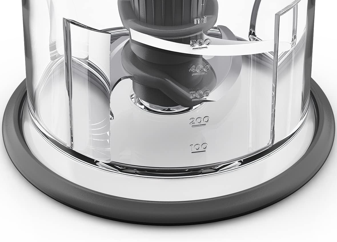 Sekáček Kenwood CHP61.100WH, výkon 500 W, mísa o objemu 0,5 l, 2 rychlosti, systém se čtyřmi noži, protiskluzový kroužek pro stabilitu sekáčku, vhodný do myčky nádobí, bílá/stříbrná