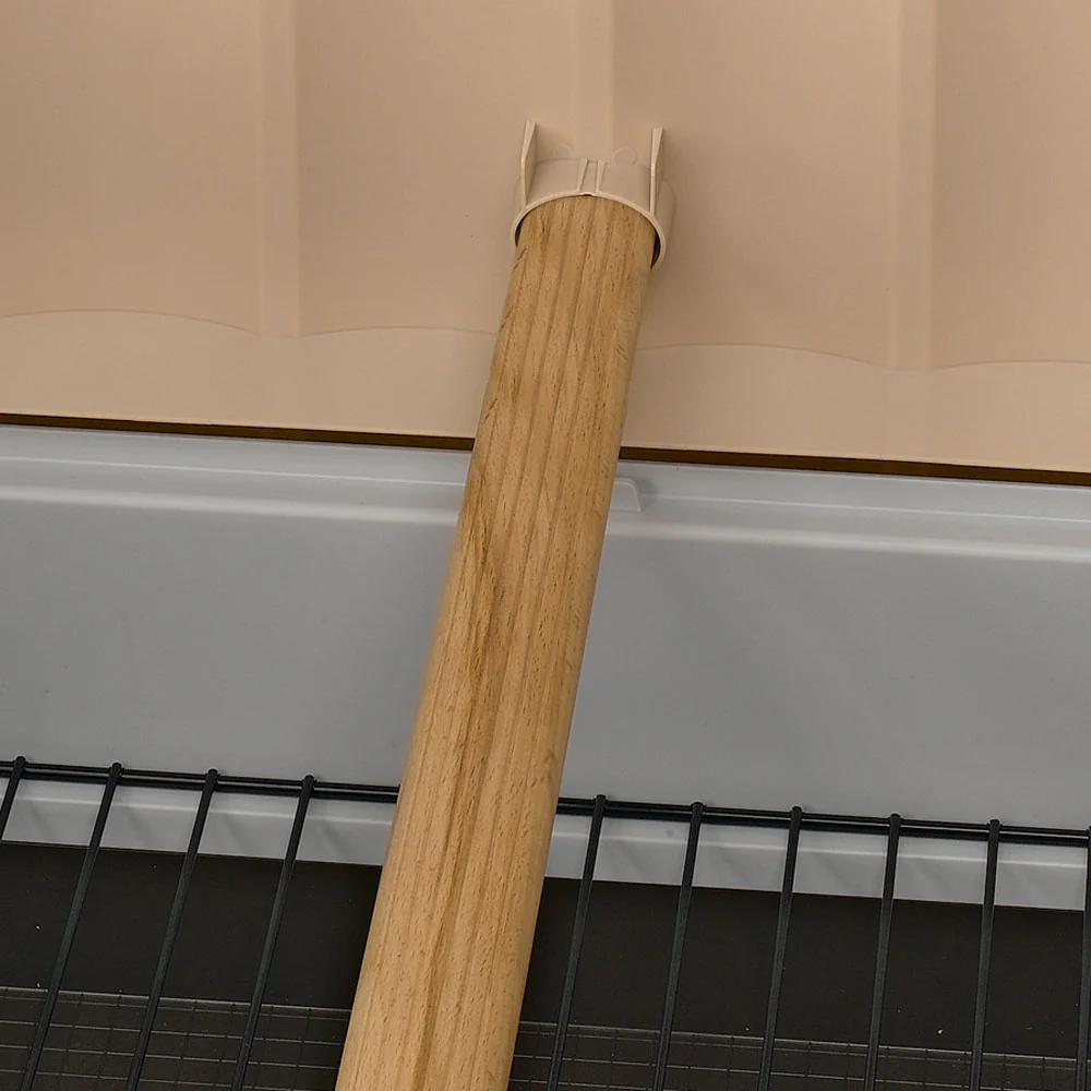 Happy Farm 120 – Kurník z termoplastické pryskyřice s dvojitou zónou a otevíracími dveřmi, ideální pro 6 kuřat