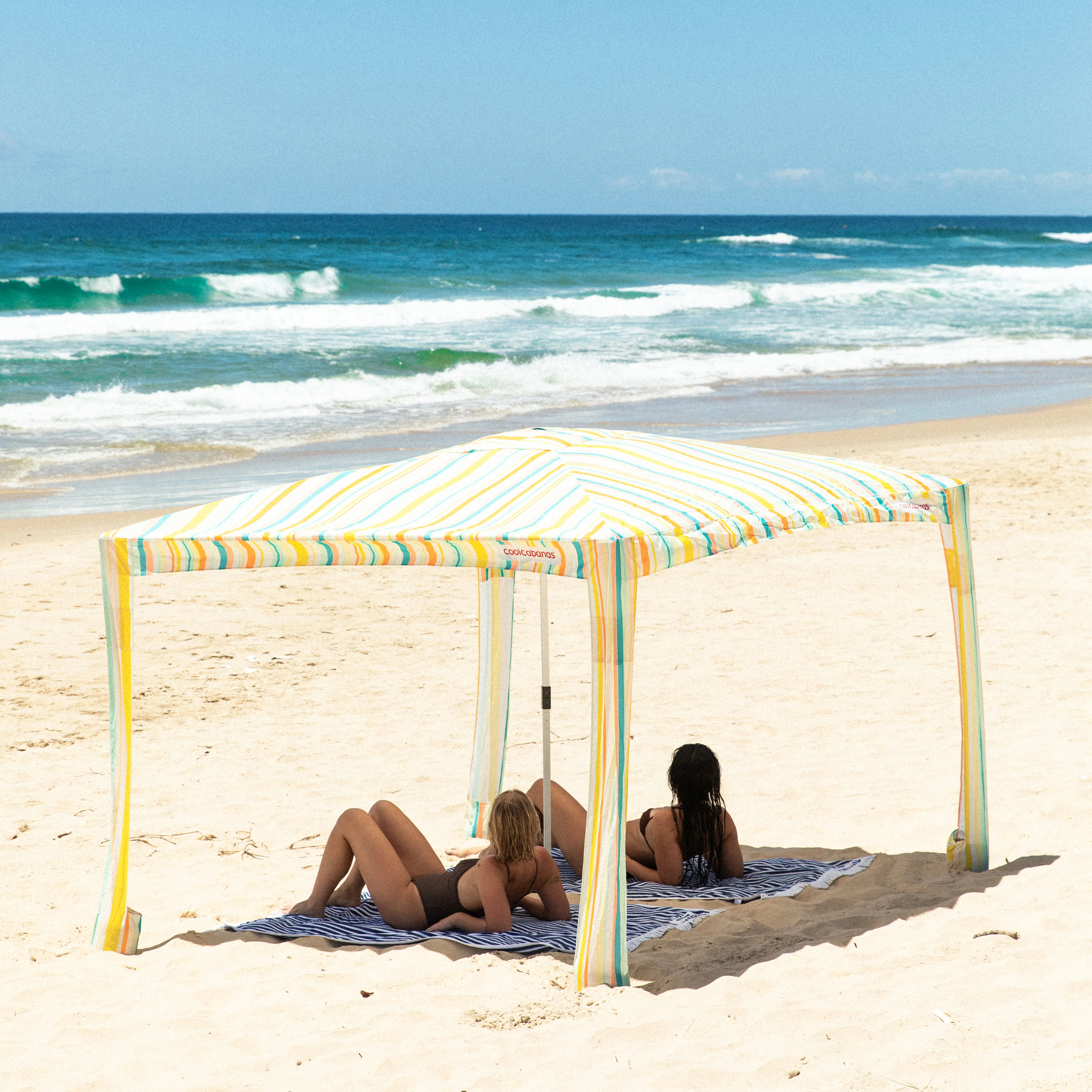 Plážový stín CoolCabana 5 - ochrana UPF 50+, velká stínicí plocha