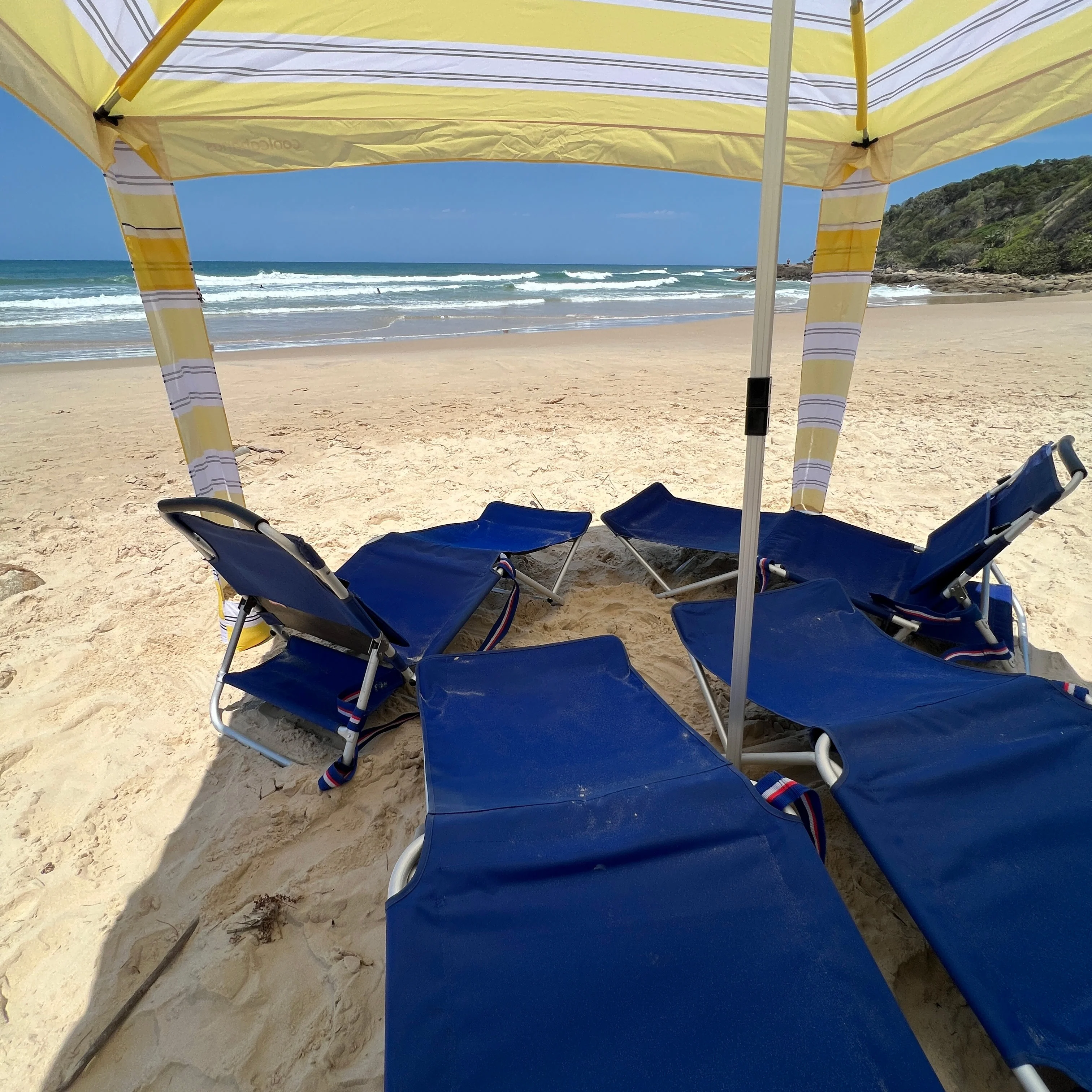 Plážový stín CoolCabana 5 - ochrana UPF 50+, velká stínicí plocha