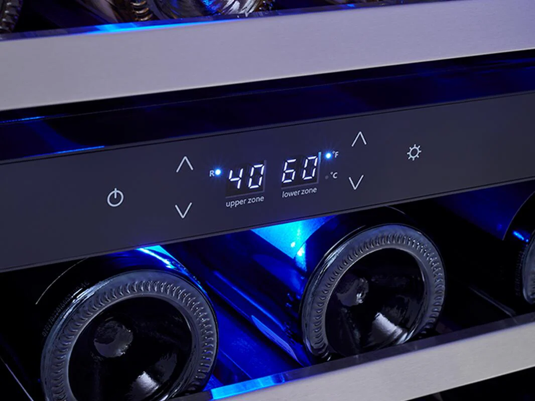 Chladicí vinárna Zephyr z nerezové oceli s dvojitou zónou o objemu 24 palců, objem 15,25 kubických stop.