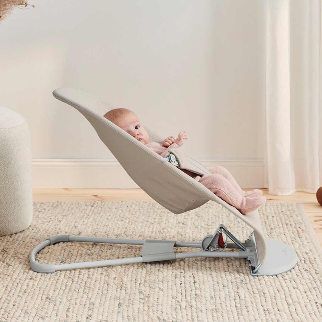 BabyBjörn Bliss Swing – Ergonomický a pohodlný 3D žerzejový potah ve světle béžové barvě
