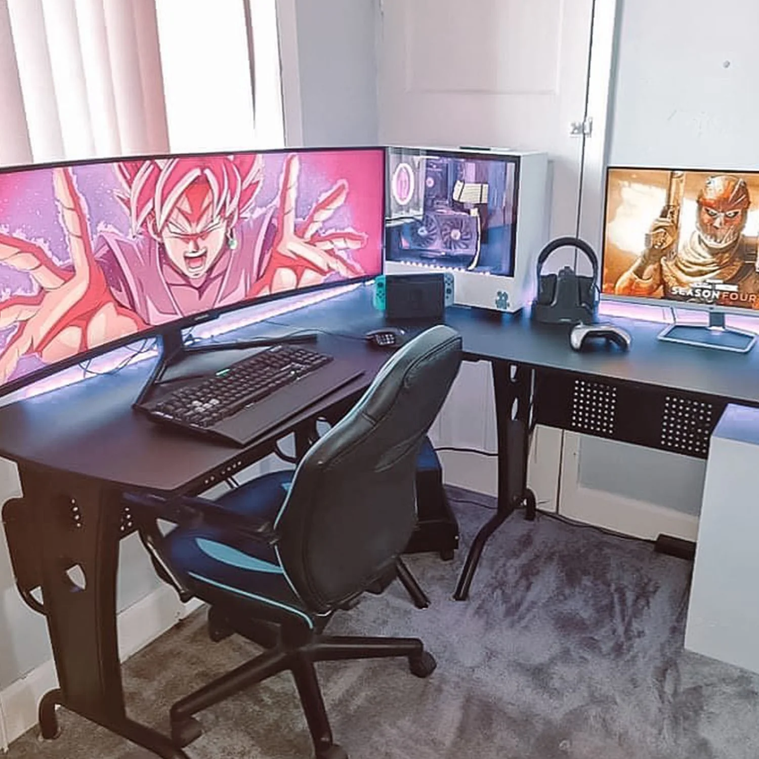 Herní stůl Easycomfort pro domácnost i kancelář, rohový a prostorově úsporný s výsuvnou přihrádkou na klávesnici, 165x145x86,5 cm, černý