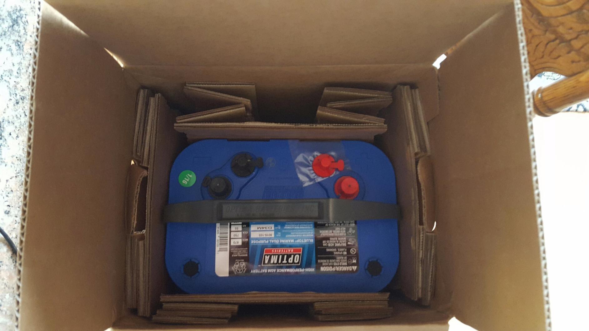 Baterie OPTIMA Vysoce výkonná D34M BlueTop dvojúčelová uzavřená AGM baterie pro lodě a obytné vozy, 750 CCA, dvojitý pól, bezúdržbová, univerzální montáž