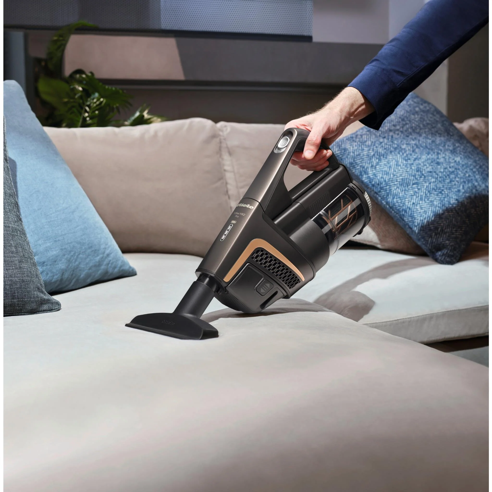 Bezdrátový vysavač Miele Triflex HX2 Pro – bronzová perla, bezdrátový a flexibilní