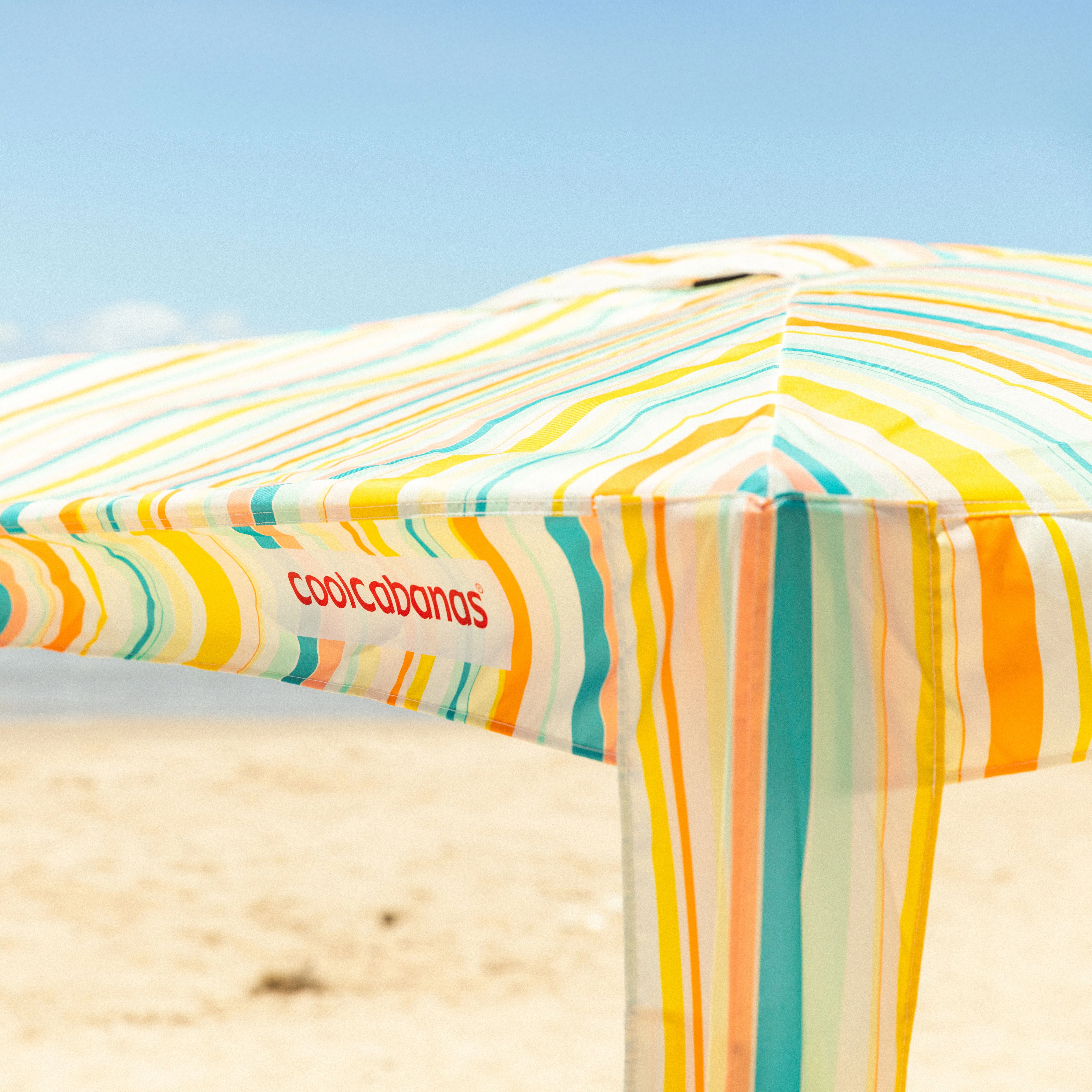 Plážový stín CoolCabana 5 - ochrana UPF 50+, velká stínicí plocha