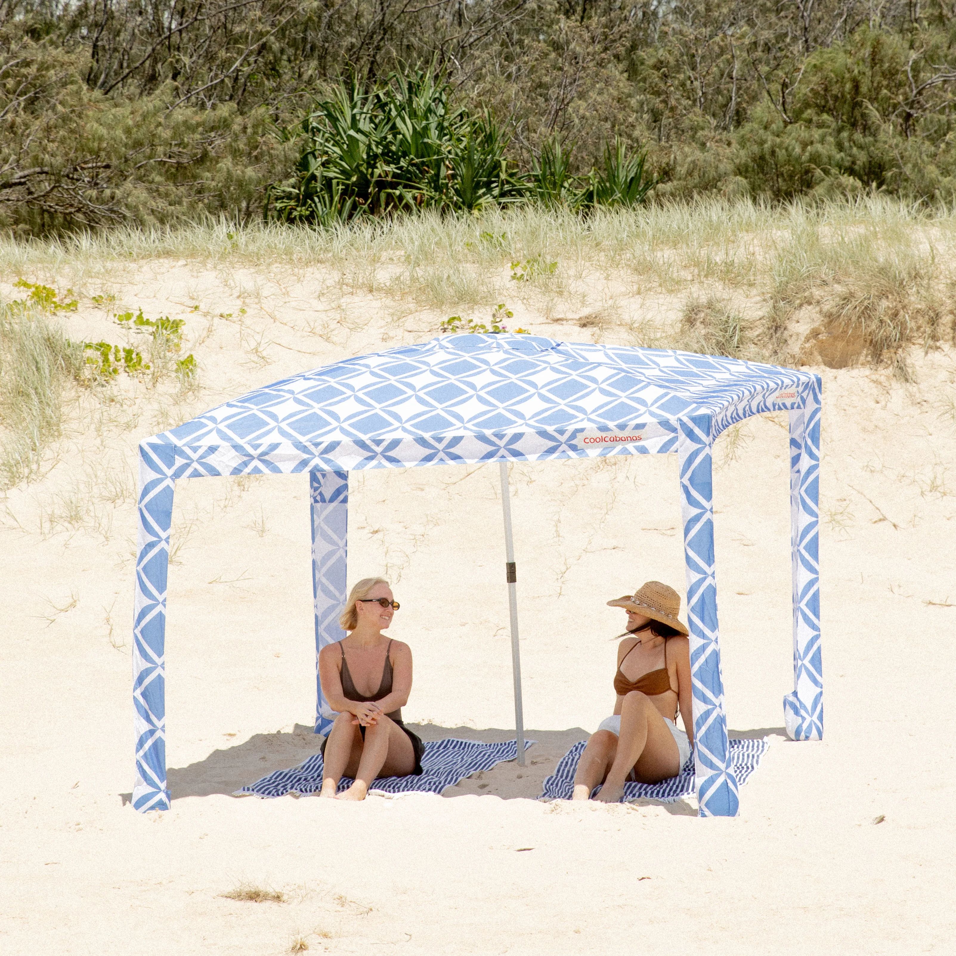 Plážový stín CoolCabana 5 - ochrana UPF 50+, velká stínicí plocha
