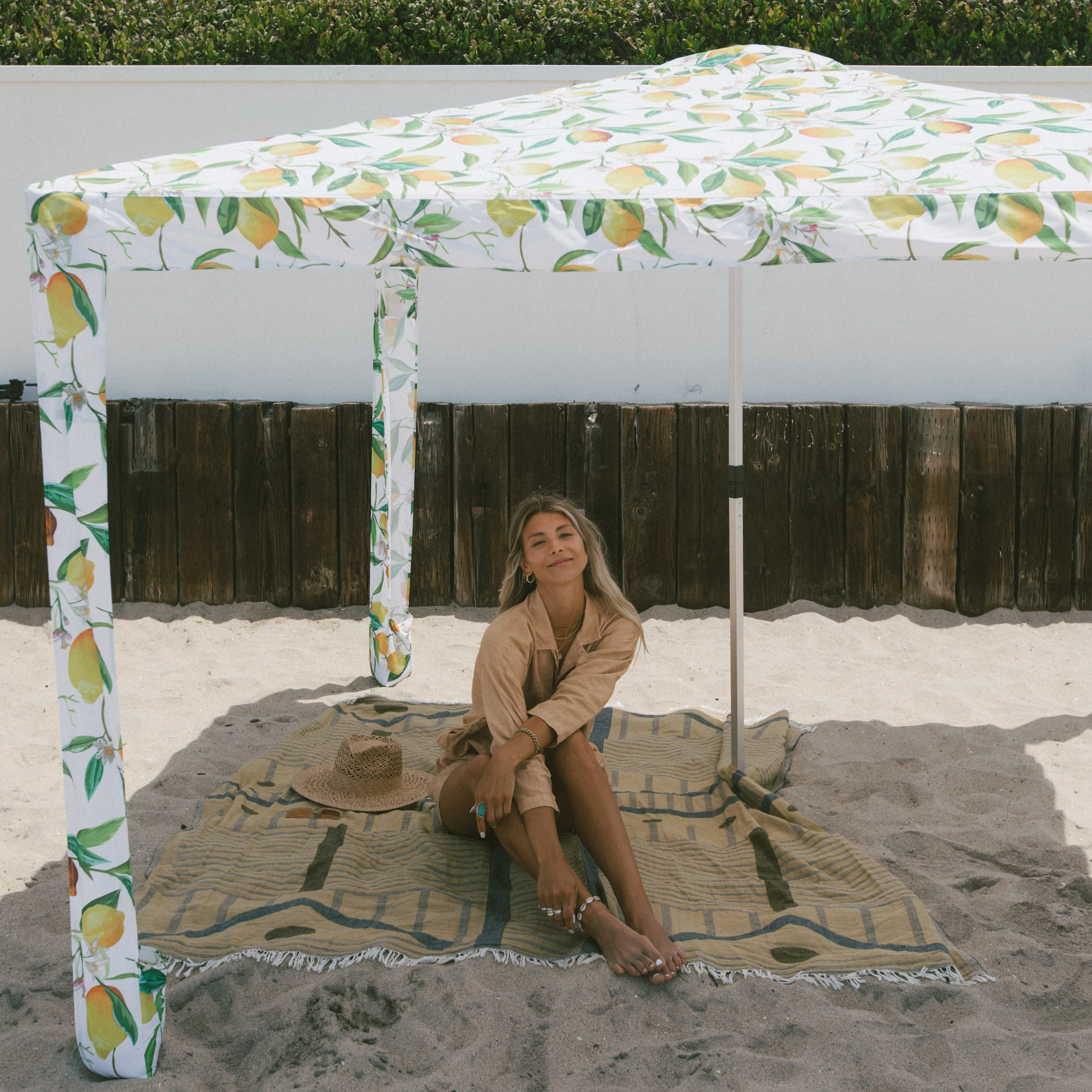 Plážový stín CoolCabana 5 - ochrana UPF 50+, velká stínicí plocha