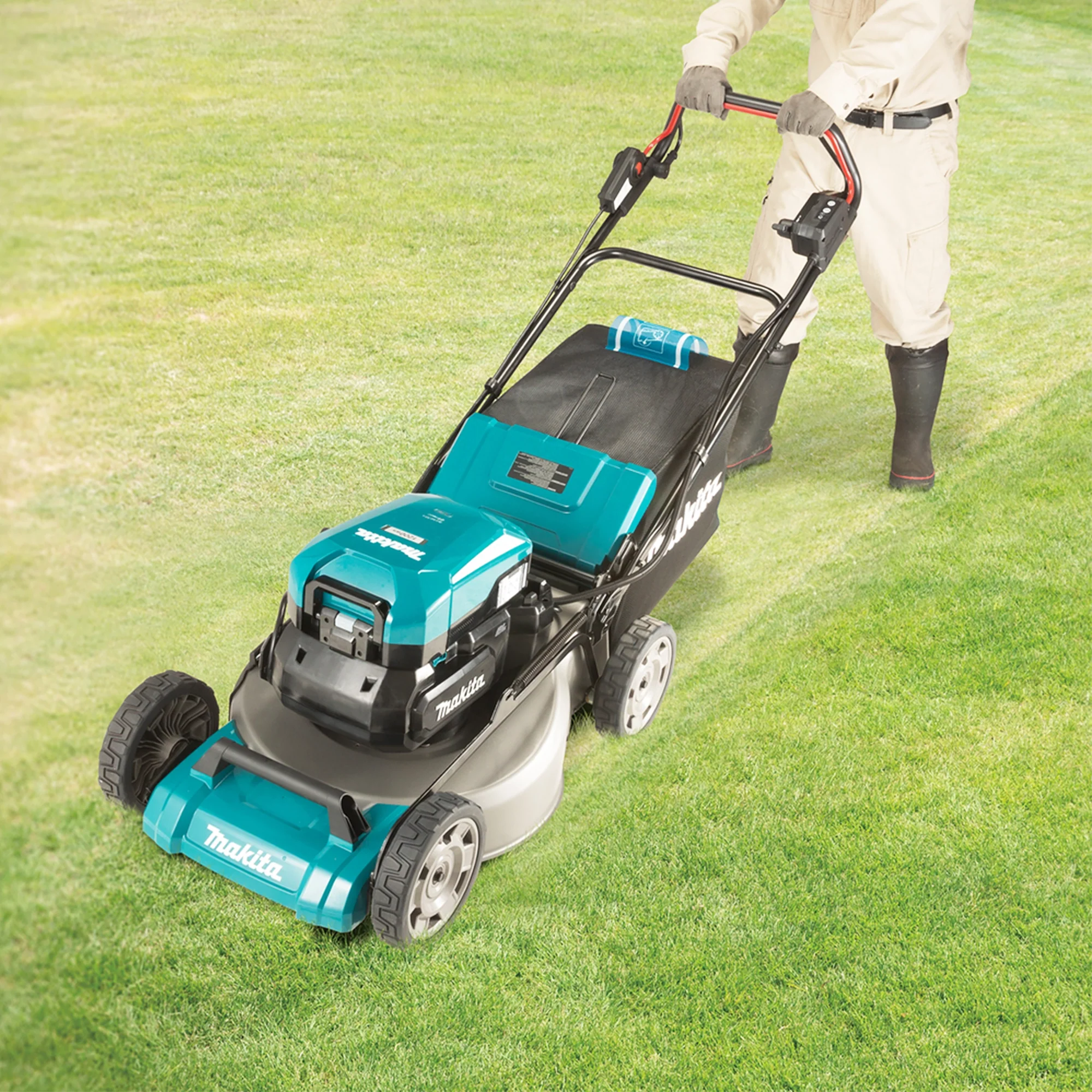 Profesionální akumulátorová sekačka na trávu Makita LM001CZ 40V – vysoký výkon pro velké plochy