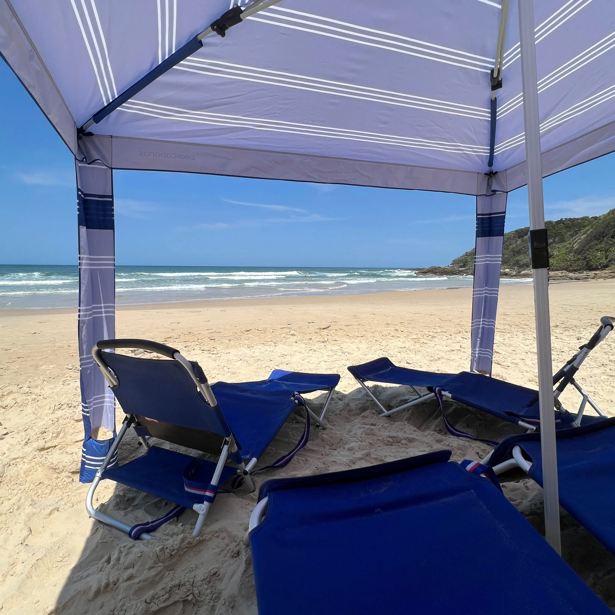 Plážový stín CoolCabana 5 - ochrana UPF 50+, velká stínicí plocha