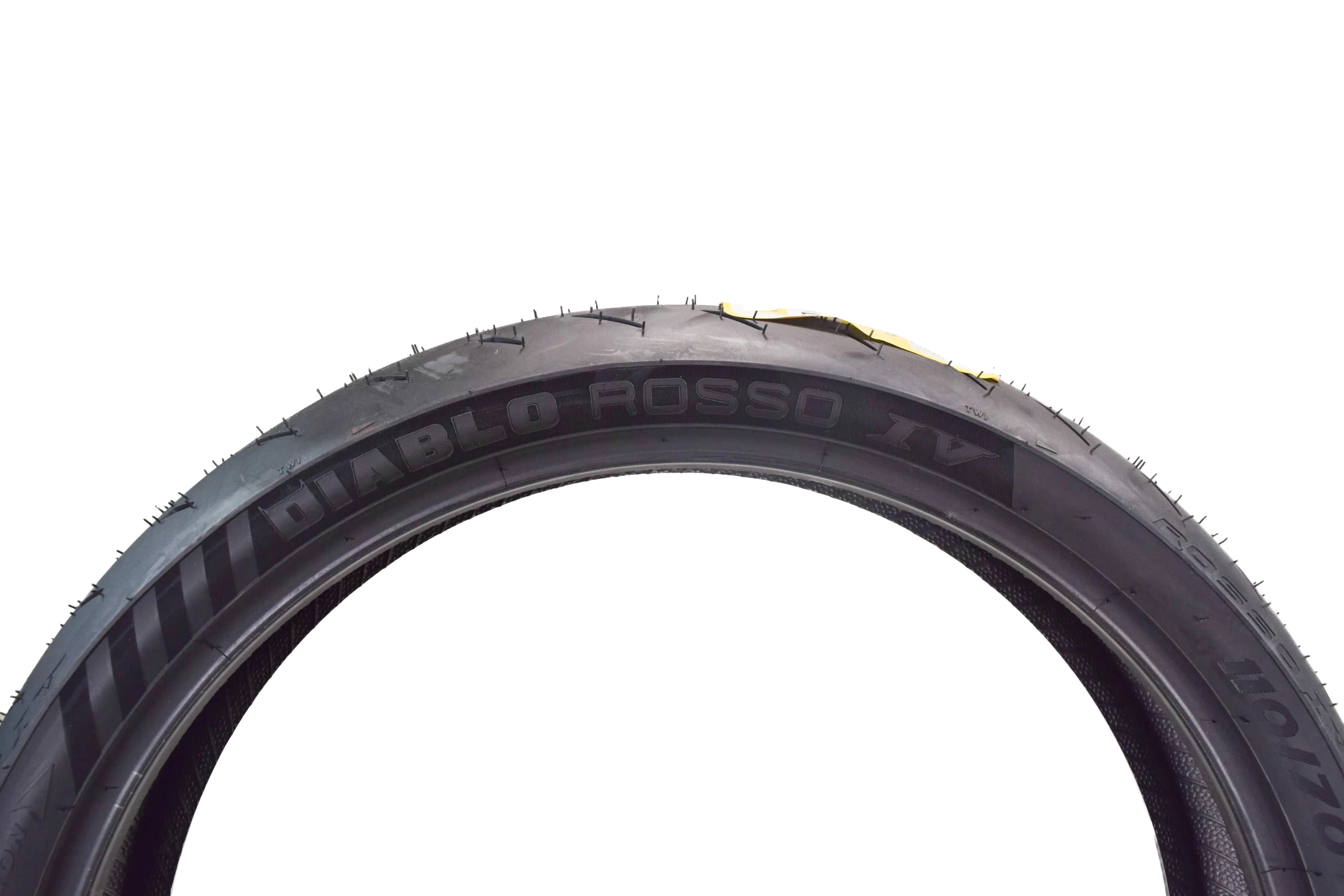 Sada motocyklových pneumatik – přední 110/70ZR17 a zadní 190/55ZR17 s bonusovou klíčenkou