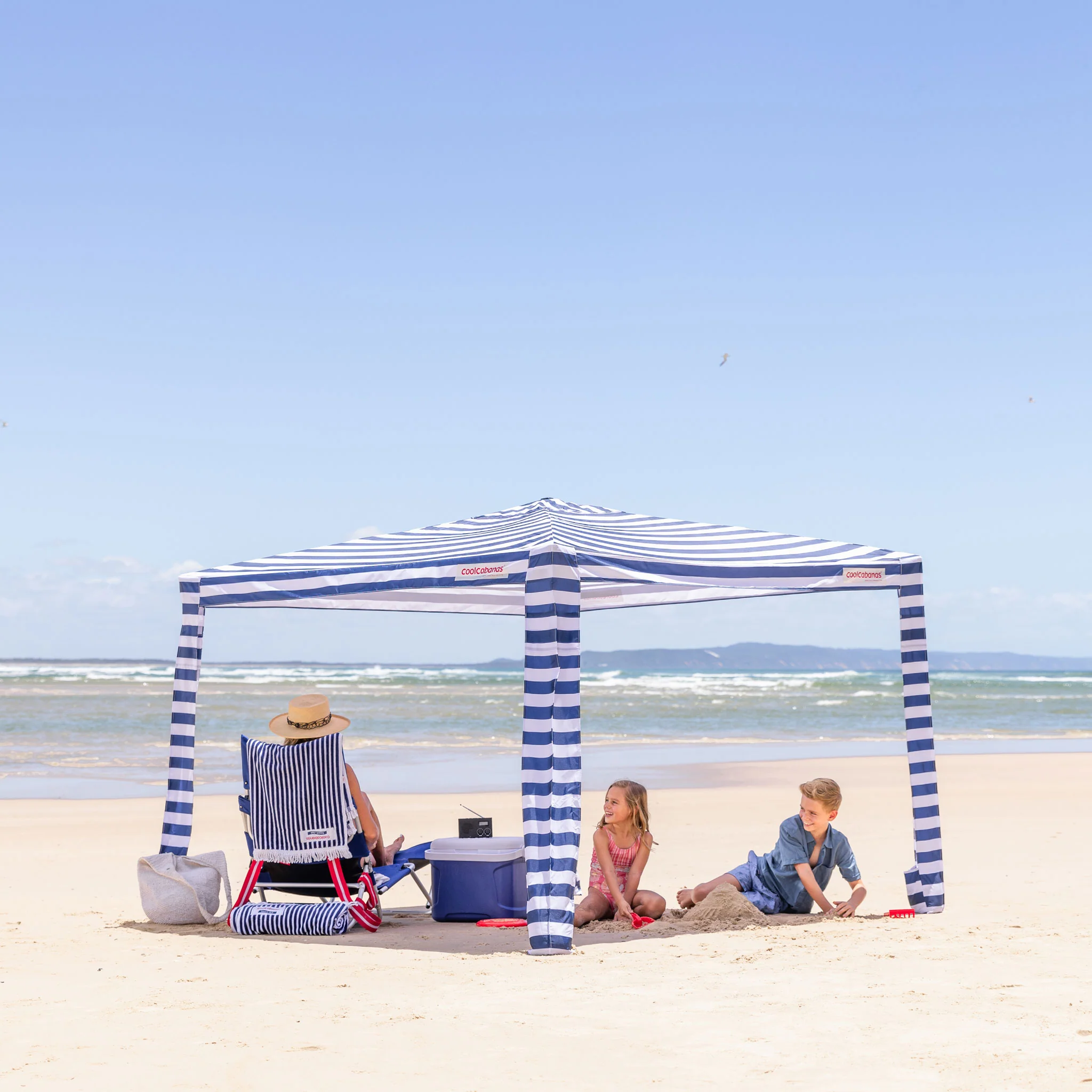 Plážový stín CoolCabana 5 - ochrana UPF 50+, velká stínicí plocha