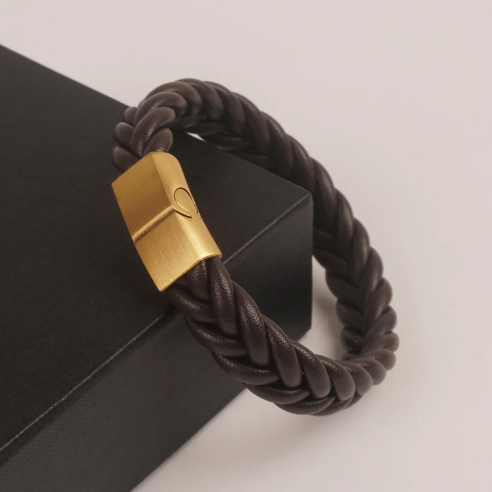 Brown new Leather with golden magnetic lock Fashion Leather Bracelet