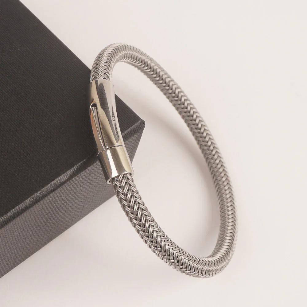 silver wire with silver lock fashion bracelet