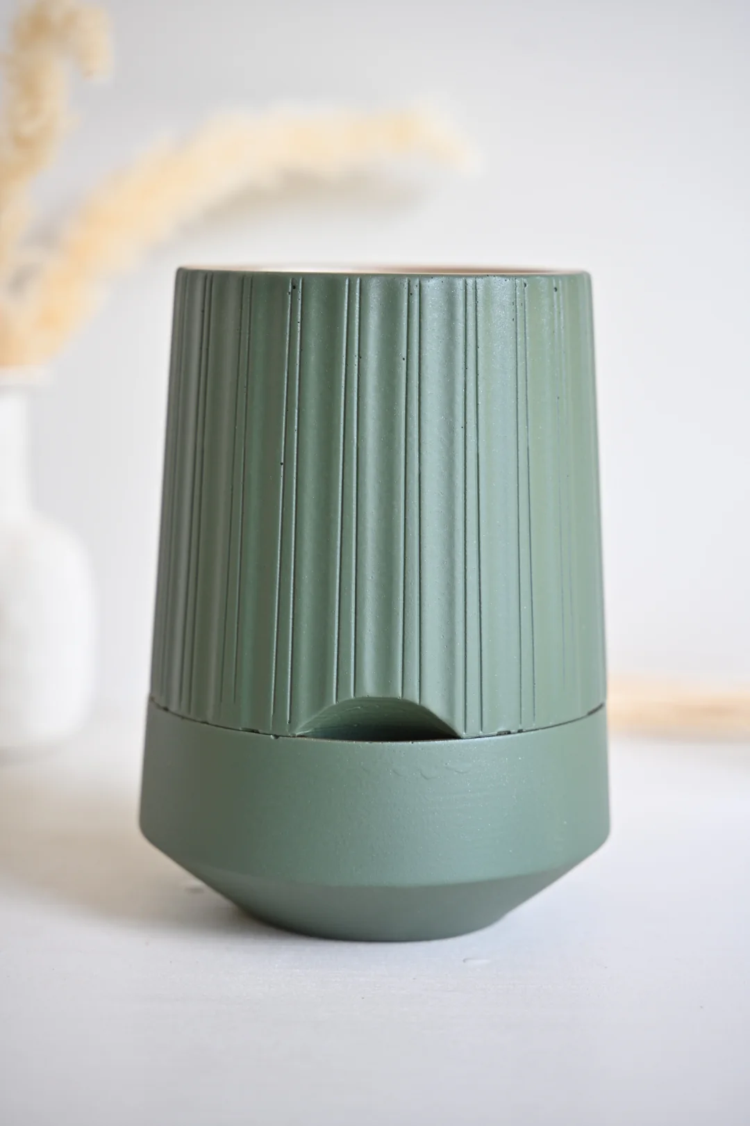 The Column – Tall Striped Self-Watering Concrete Pot (Fits 4.7