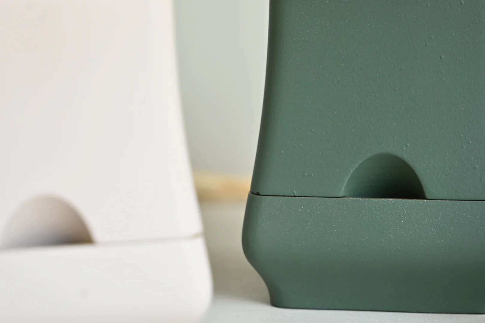 Belle - Self-Watering Concrete Planter